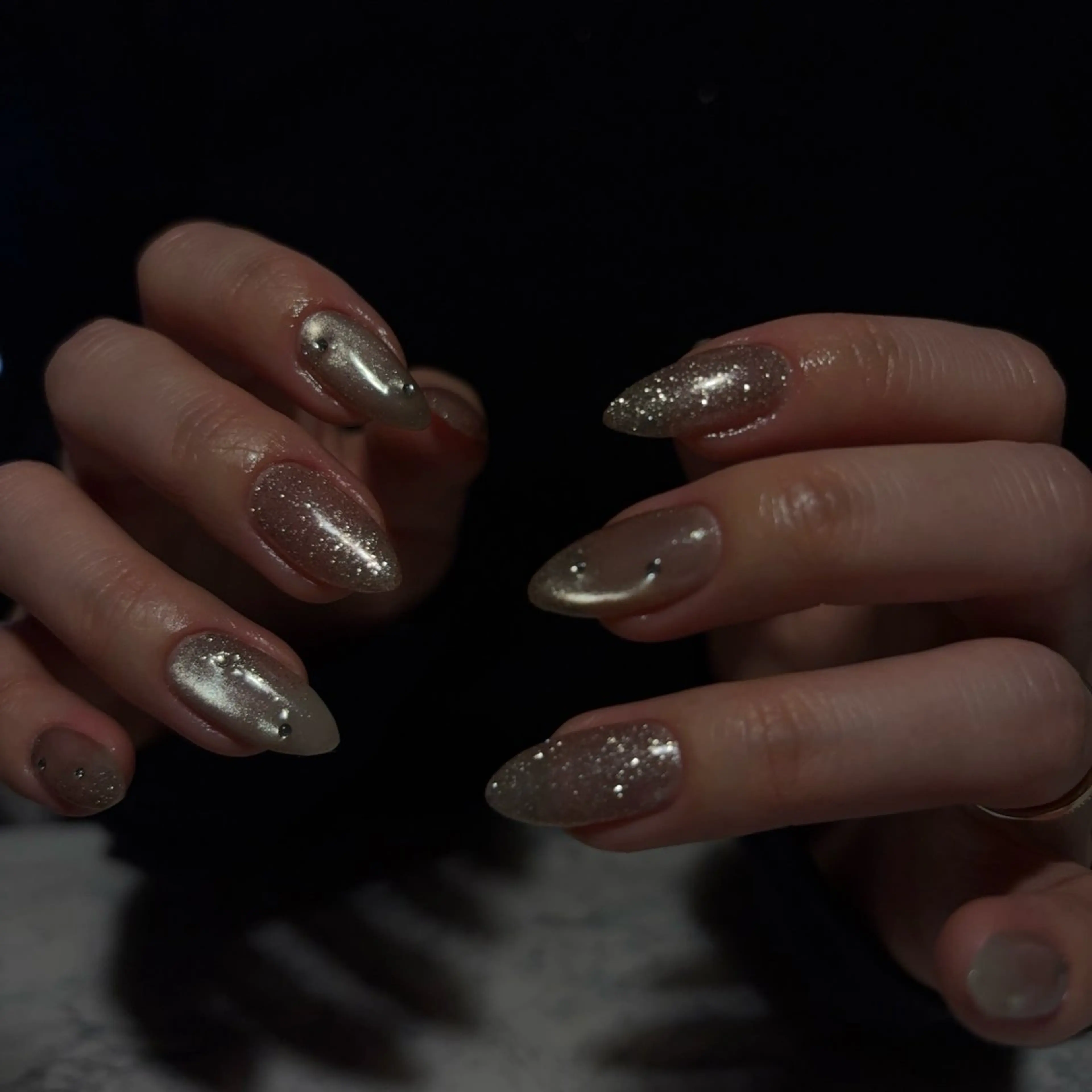 ネイル フラッシュネイル マグネットネイル glowé Runaのネイルデザイン