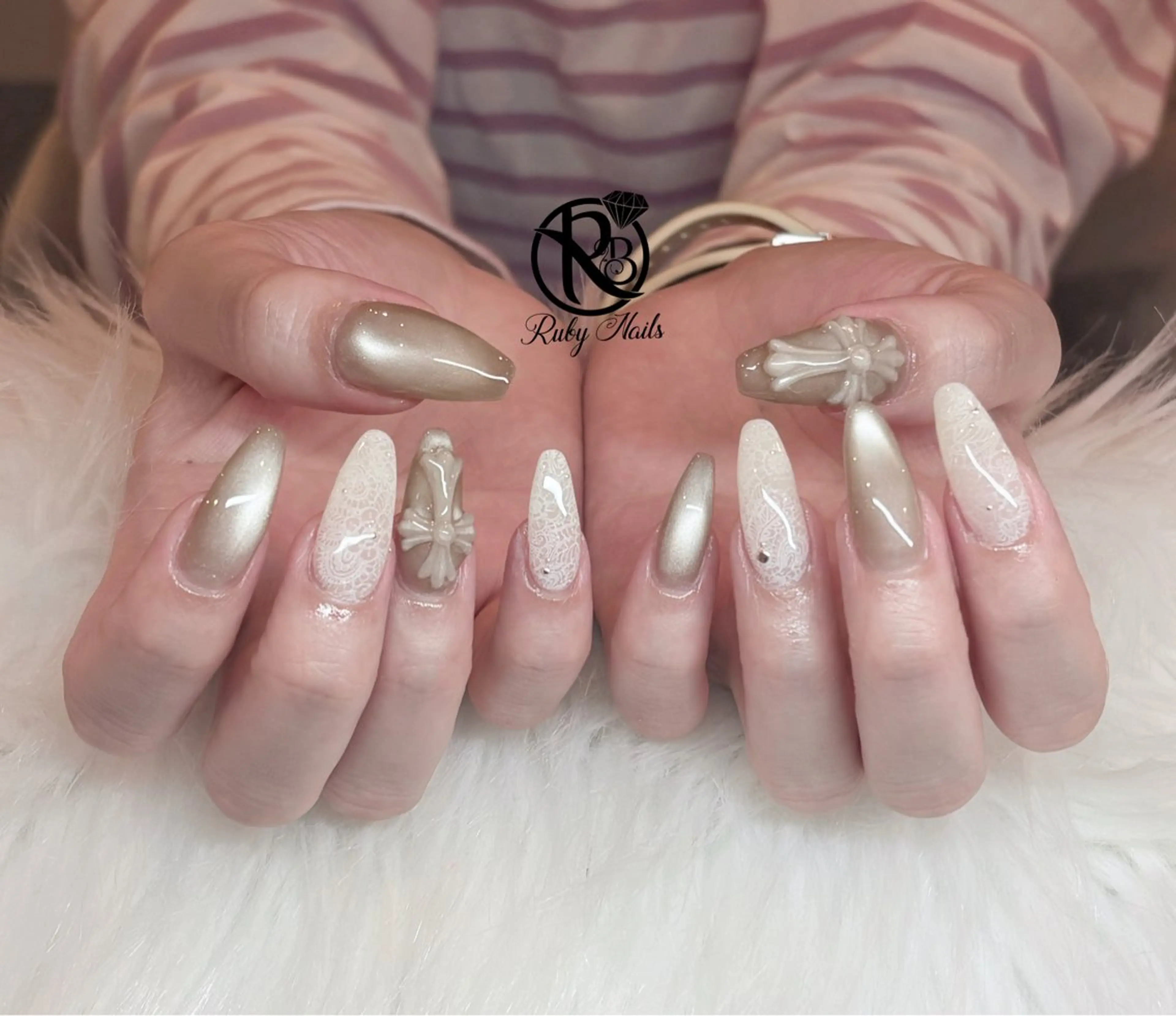 ネイル ボルドー ブラウン チークネイル ドット フットネイル ハンドネイル Yukichan 日暮里店のネイルデザイン