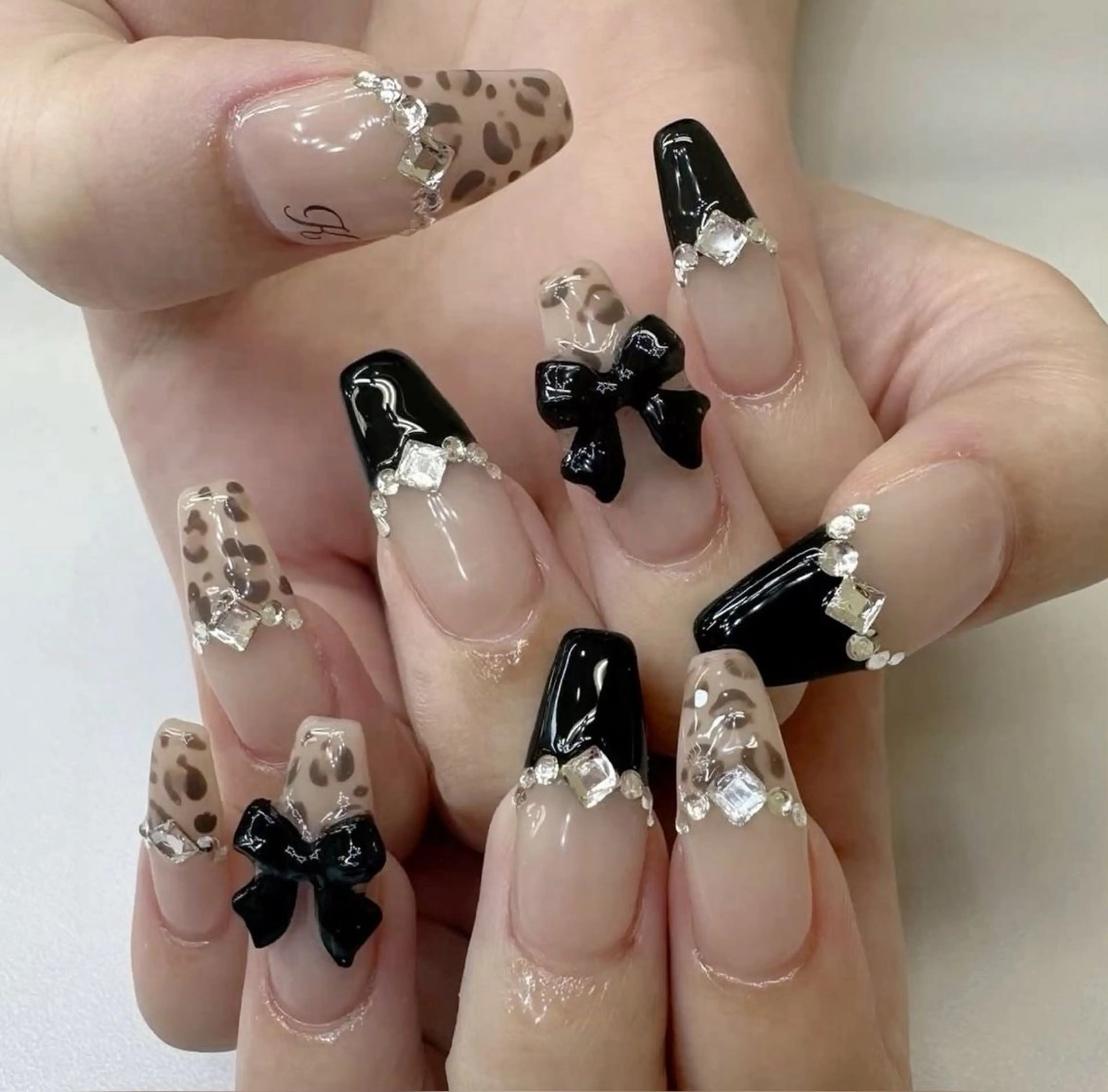 ネイル チークネイル フレンチネイル グラデーション 韓国ネイル マグネットネイル Hana Nailのネイルデザイン