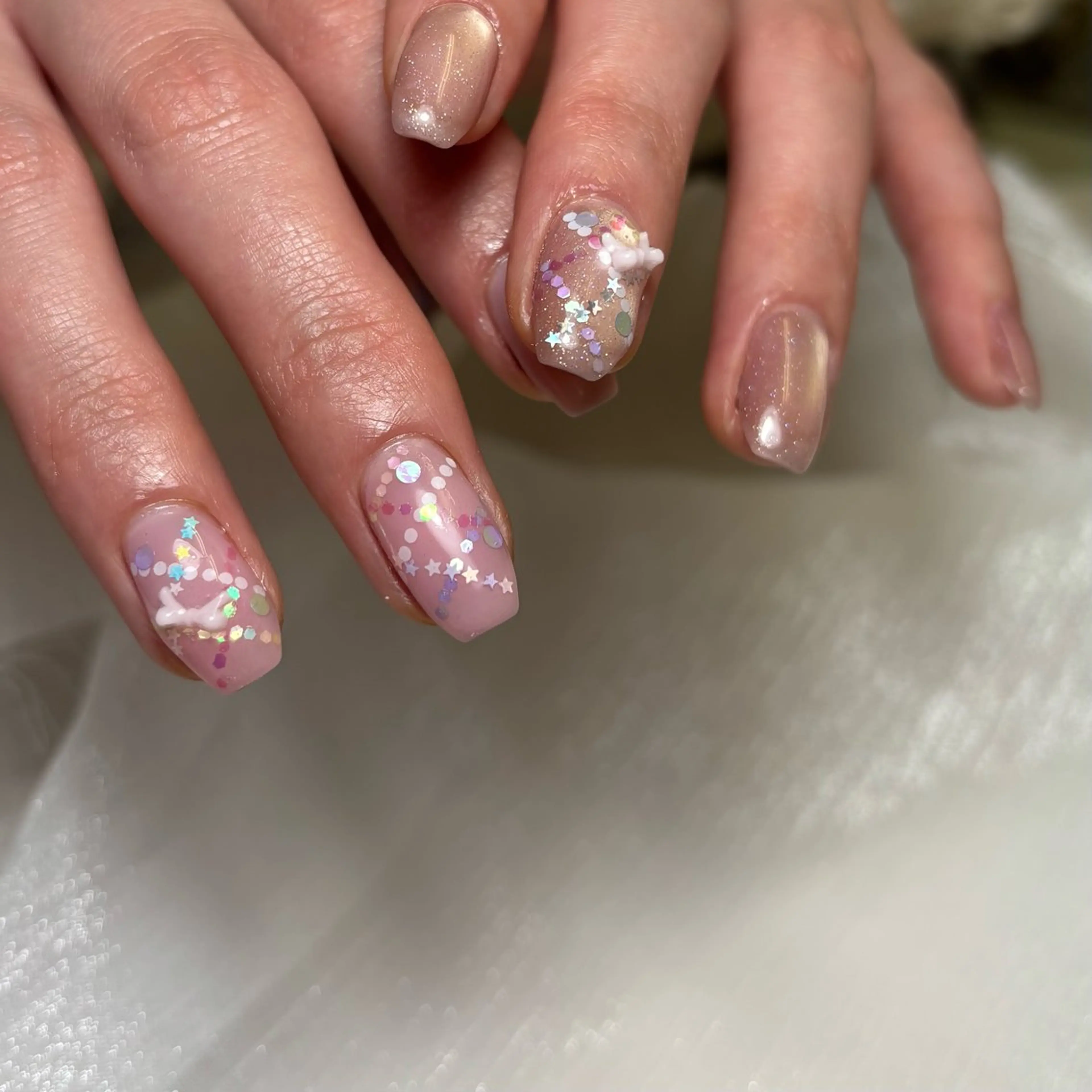 ネイル アートネイル ホログラムネイル ハンドネイル amuu/ フィルイン推奨サロンのネイルデザイン