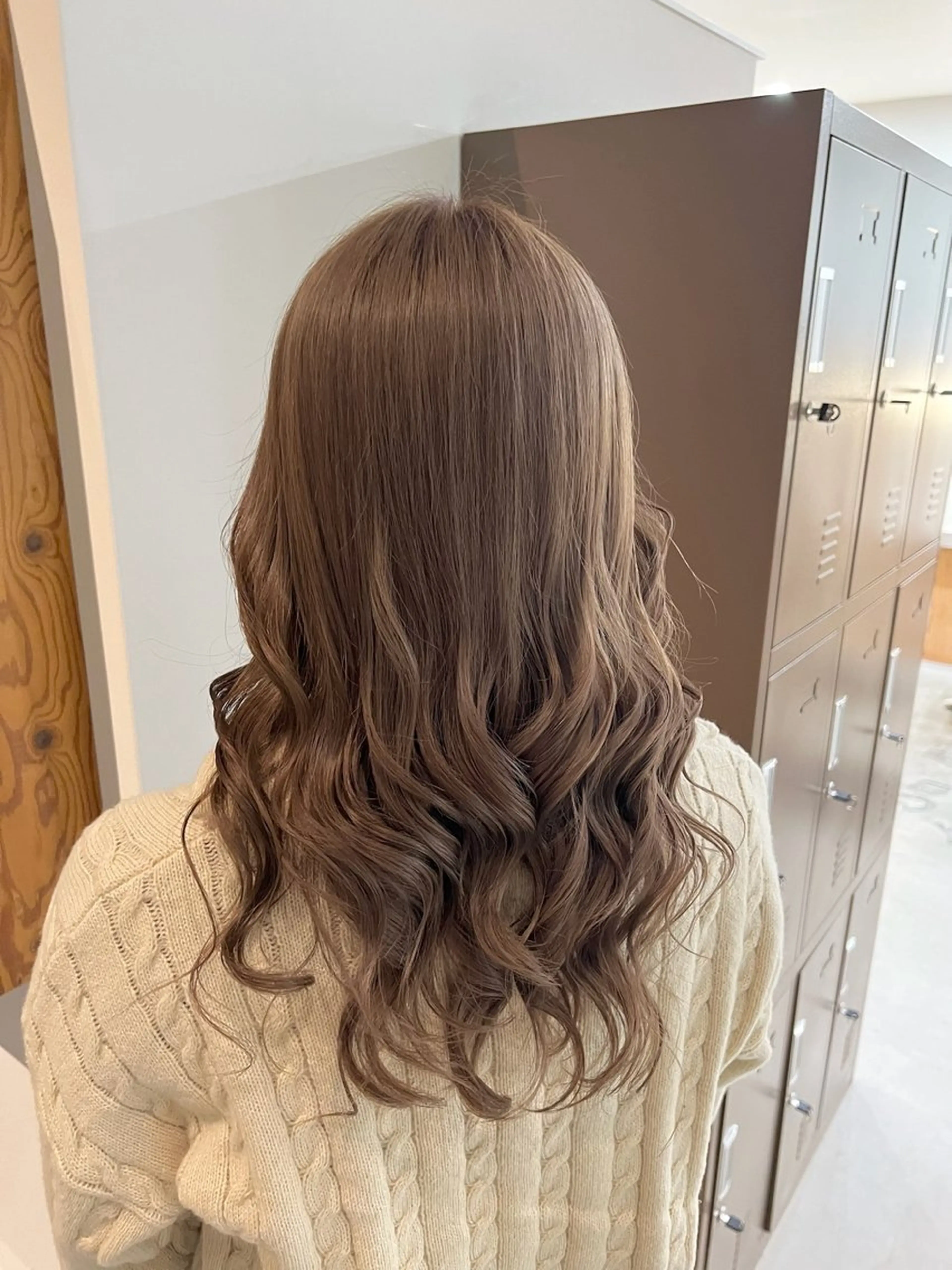 ロング カラー ベージュカラー ブリーチ ミルクティーベージュ ロング トリートメント ヘアカラー 海琉/ハイトーン/ 透明感カラー💛のヘアスタイル