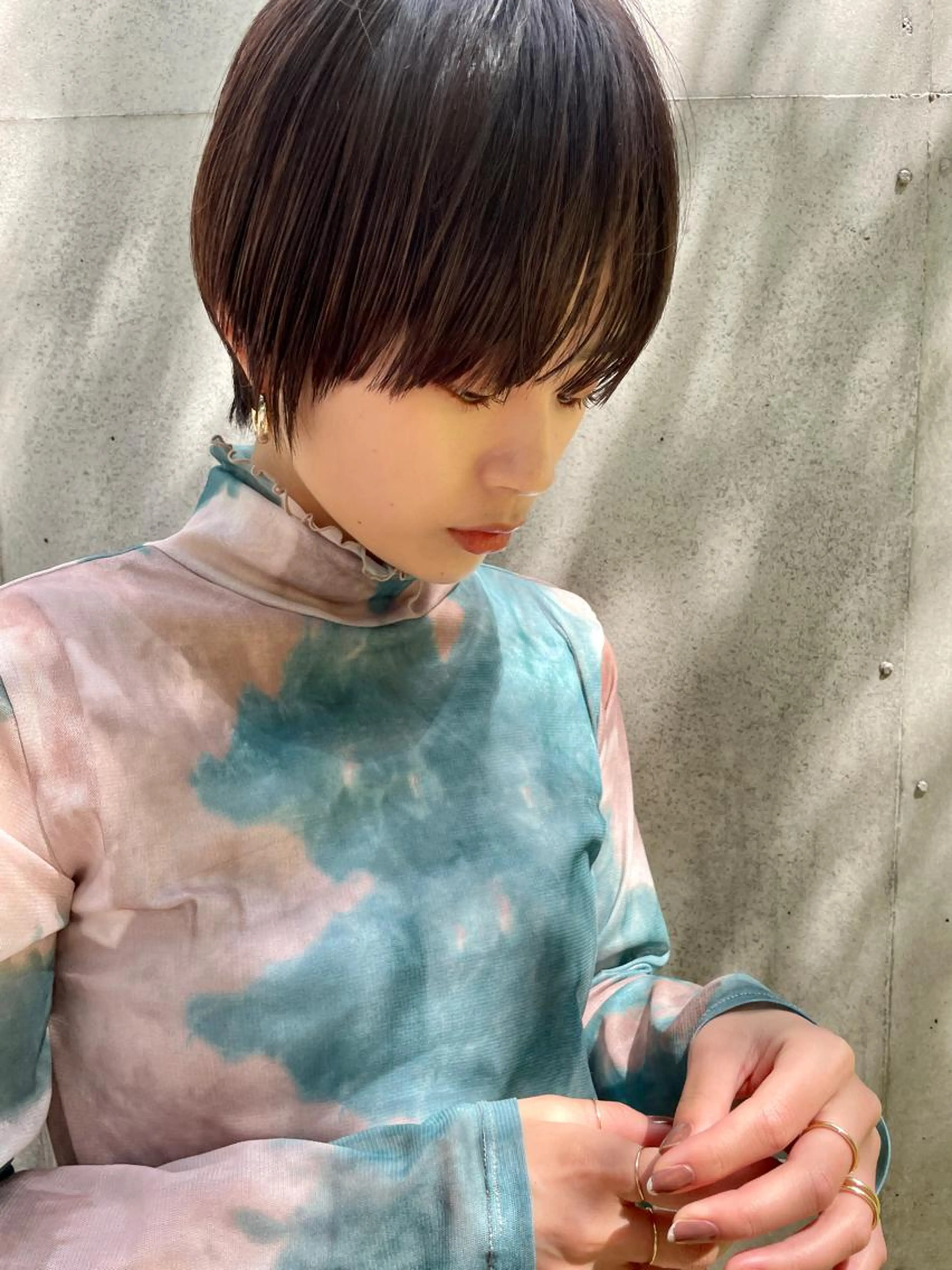 学生カット(韓国ショート/ショートボブ/小顔に見えるボブ/垢抜けて見えるボブ/伸ばしかけボブ/韓国ボブ/ベナボブ/ボブ)の写真