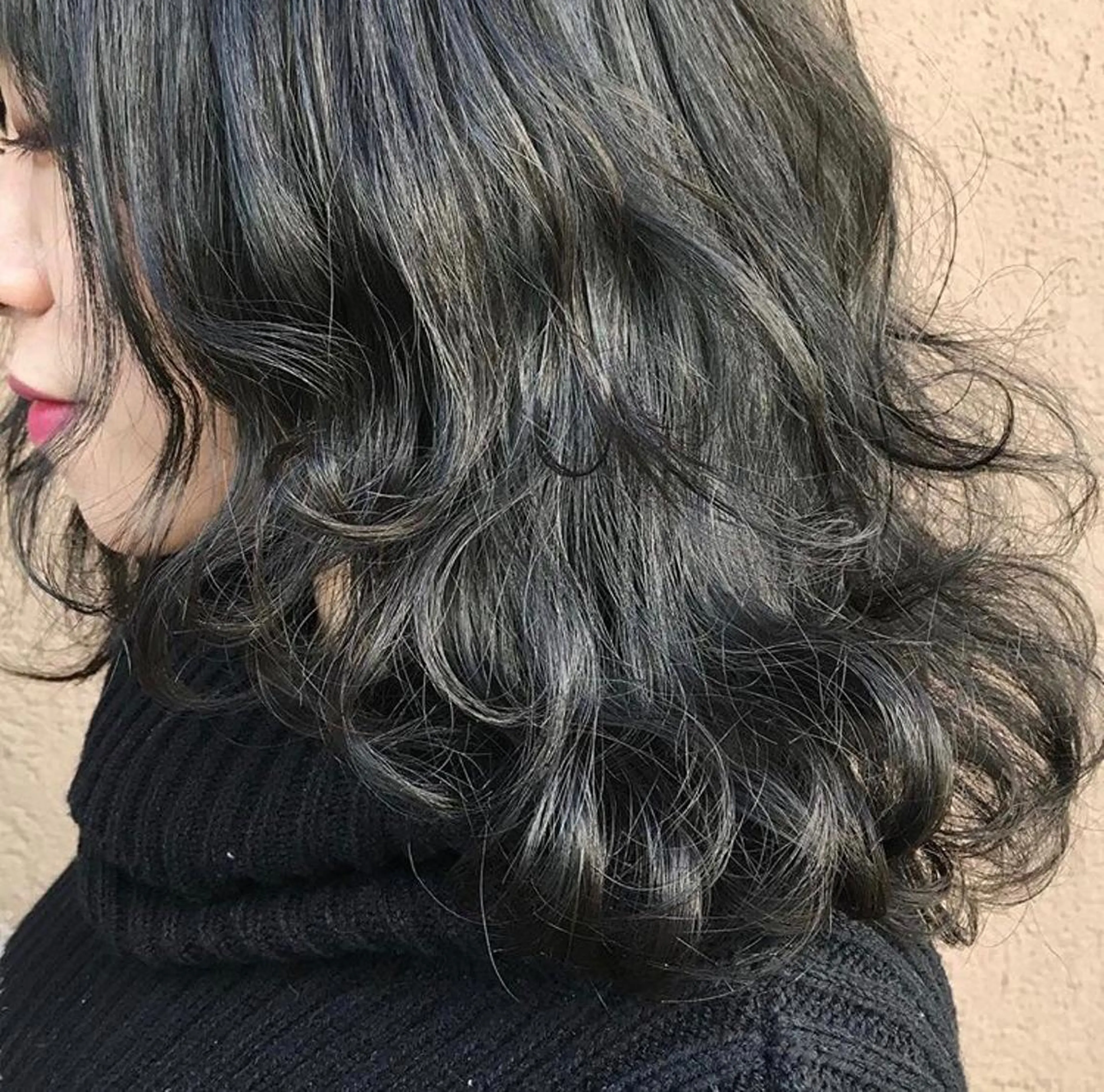 ロング カラー アディクシーカラー 黒髪 ブルーカラー シルバー sano sayakaのヘアスタイル