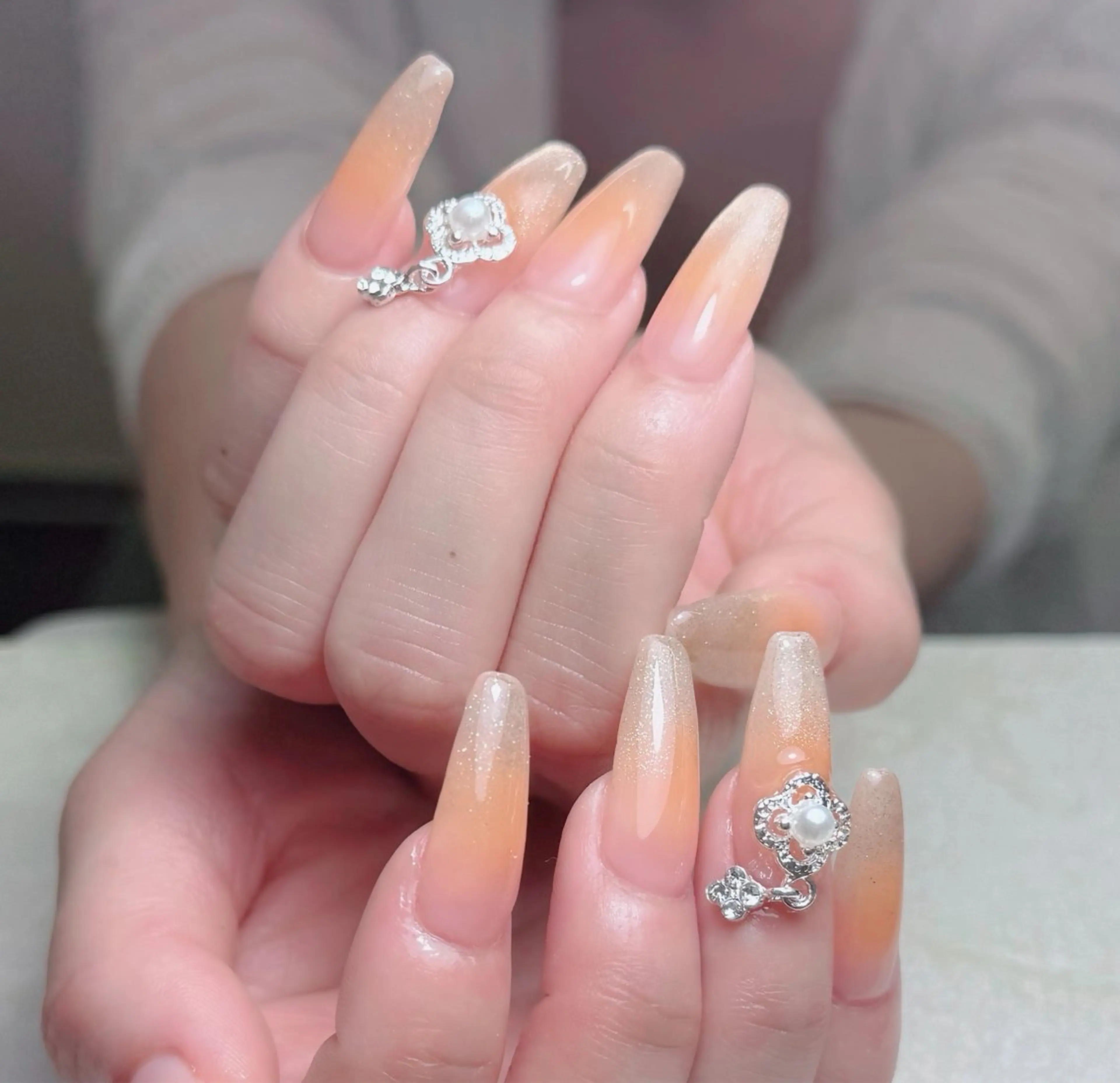 ネイル アートネイル 長さ出し フレンチネイル ジェルネイル ガーリー ハンドネイル 中野駅から2分 MEO NAILのネイルデザイン