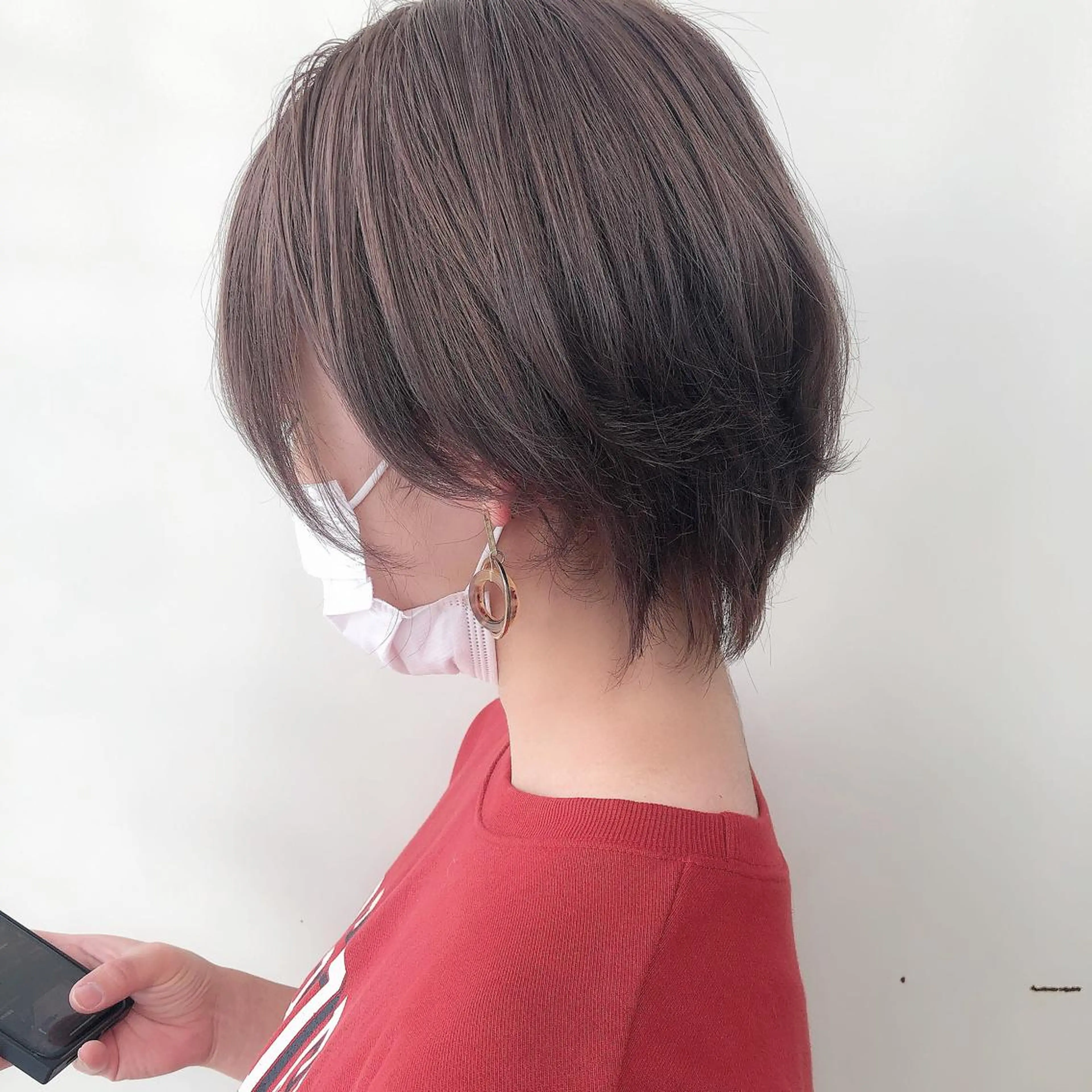 ショート カラー カット 韓国🇰🇷レイヤー 映える顔周り🩷のヘアスタイル