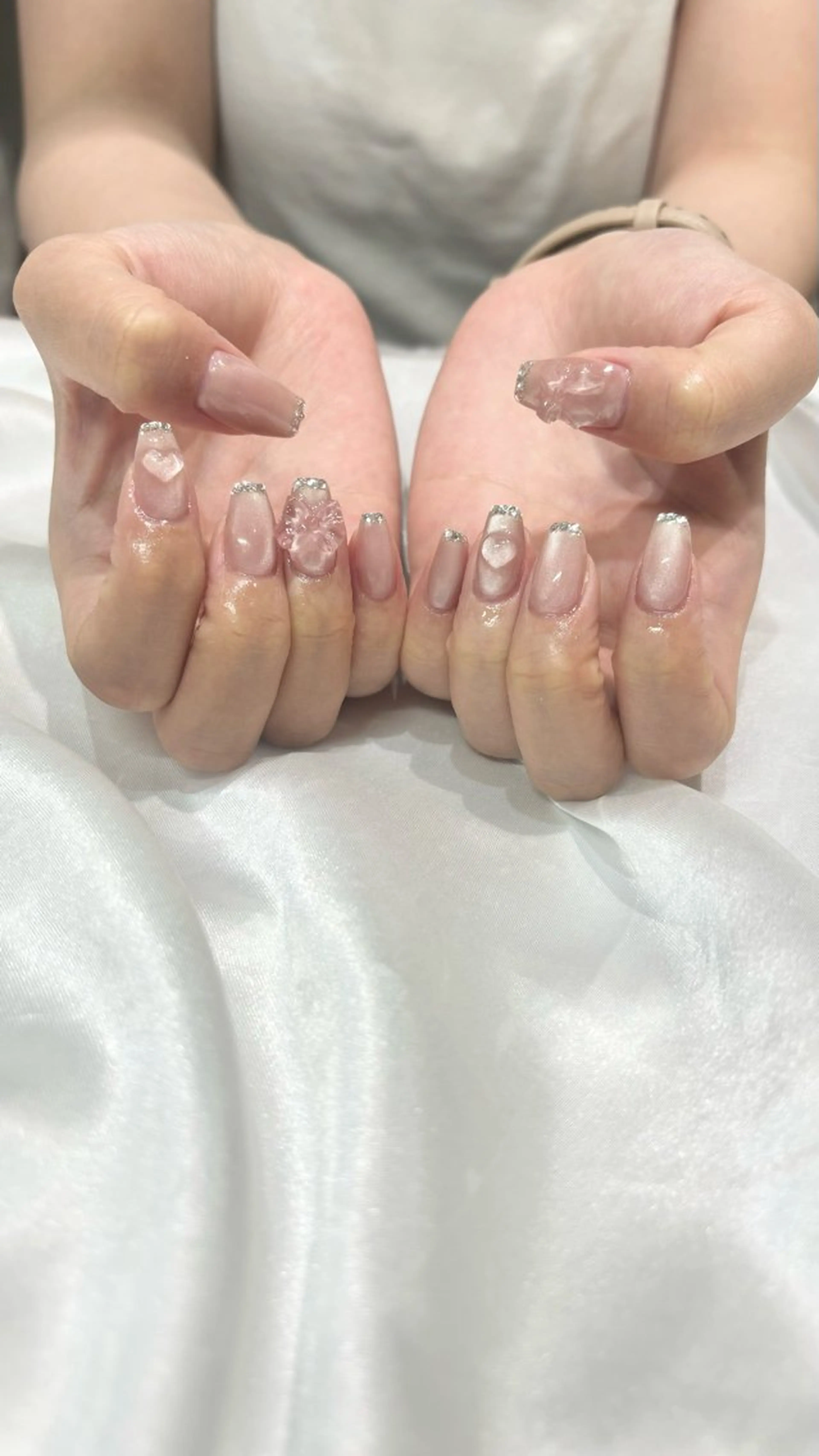 ネイル 氷ネイル・うるうるネイル ハンドネイル フットネイル GO TODAY SHAiRE SALON 表参道colore店所属・emmi nailのネイルデザイン