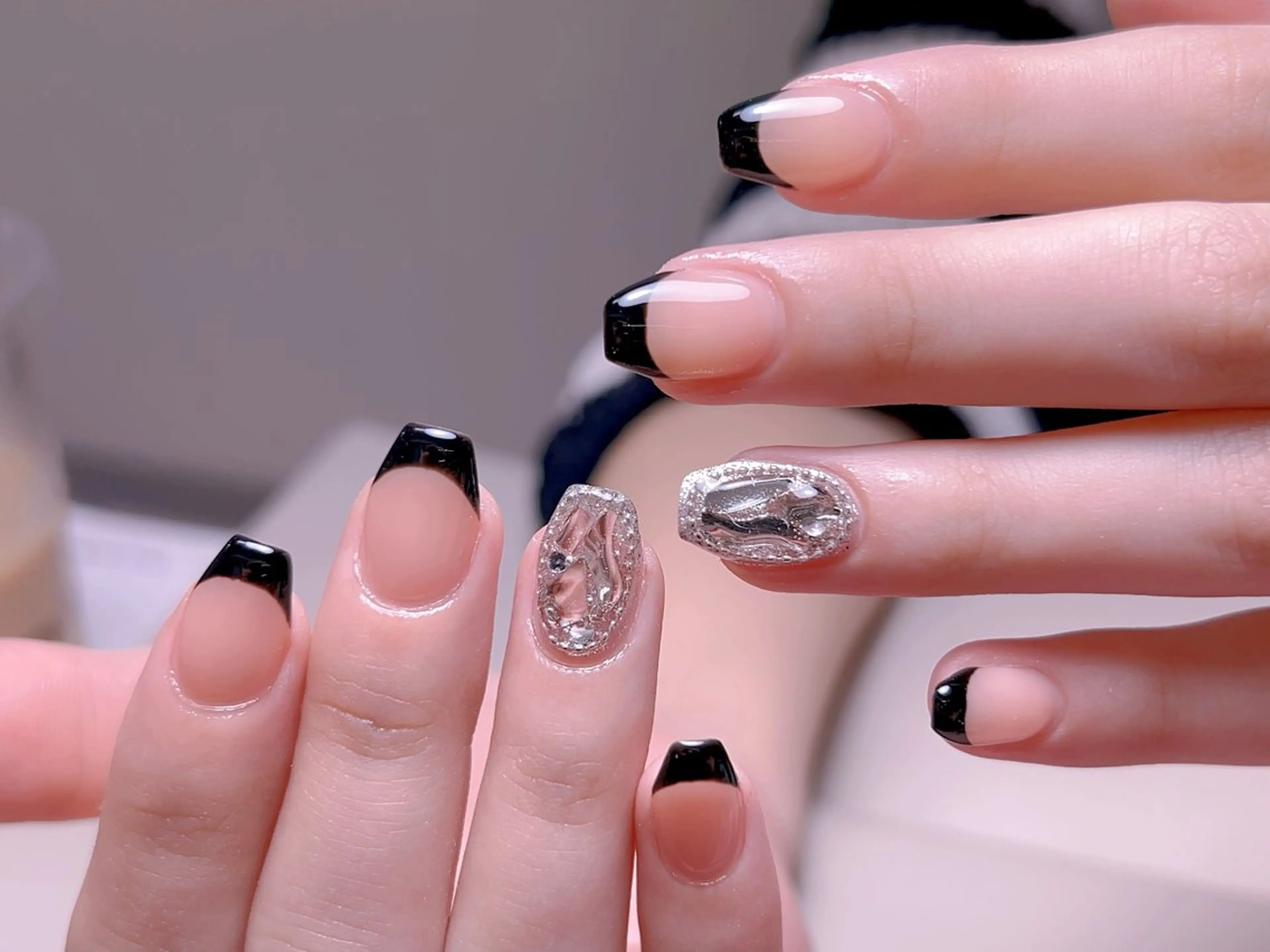 ネイル フレンチネイル ジェルネイル グラデーション 韓国ネイル マグネットネイル ハンドネイル 【長さ出し】 IRIS NAILのネイルデザイン