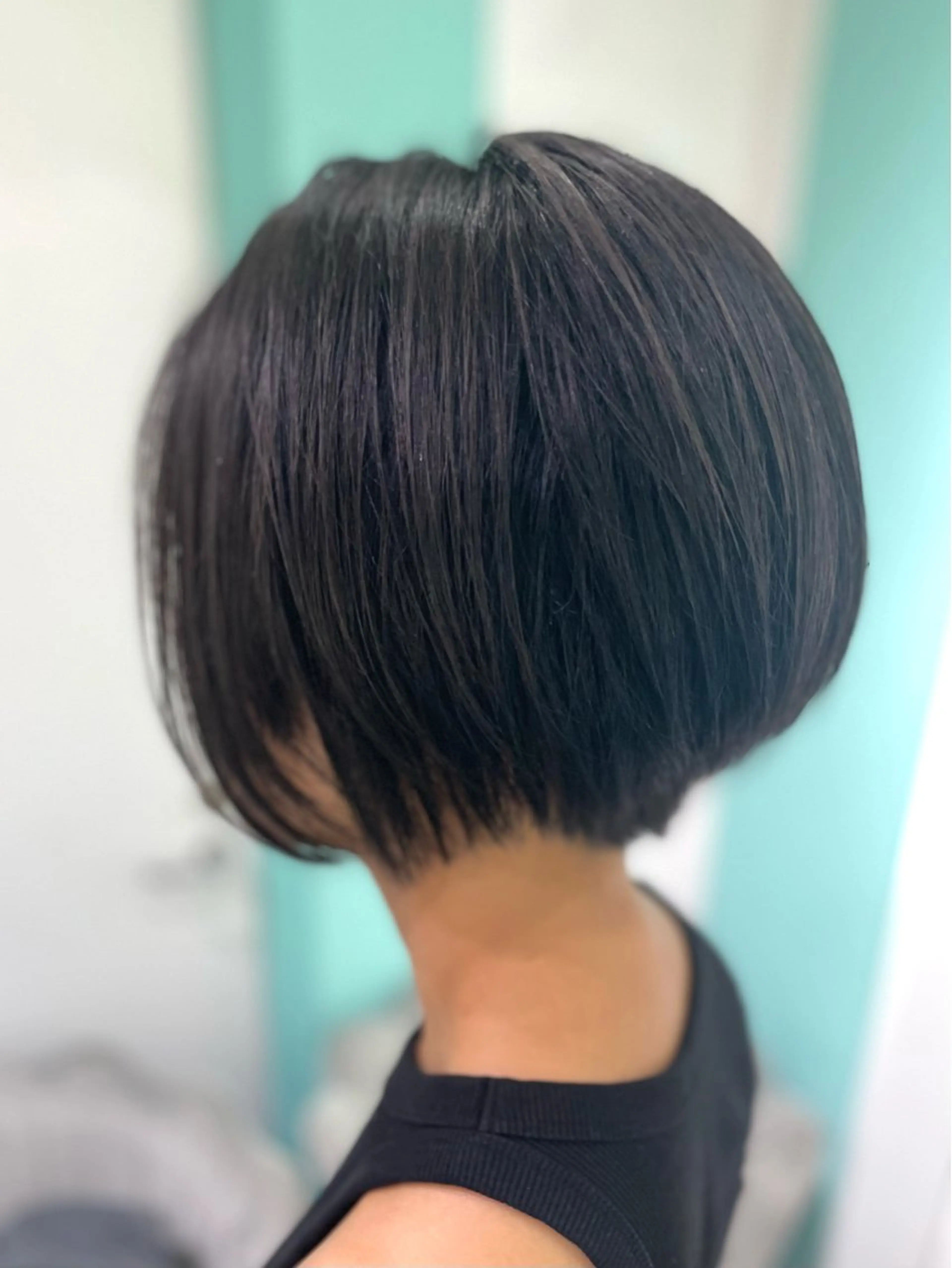 ショート ヘアカラー 原 千景のヘアスタイル