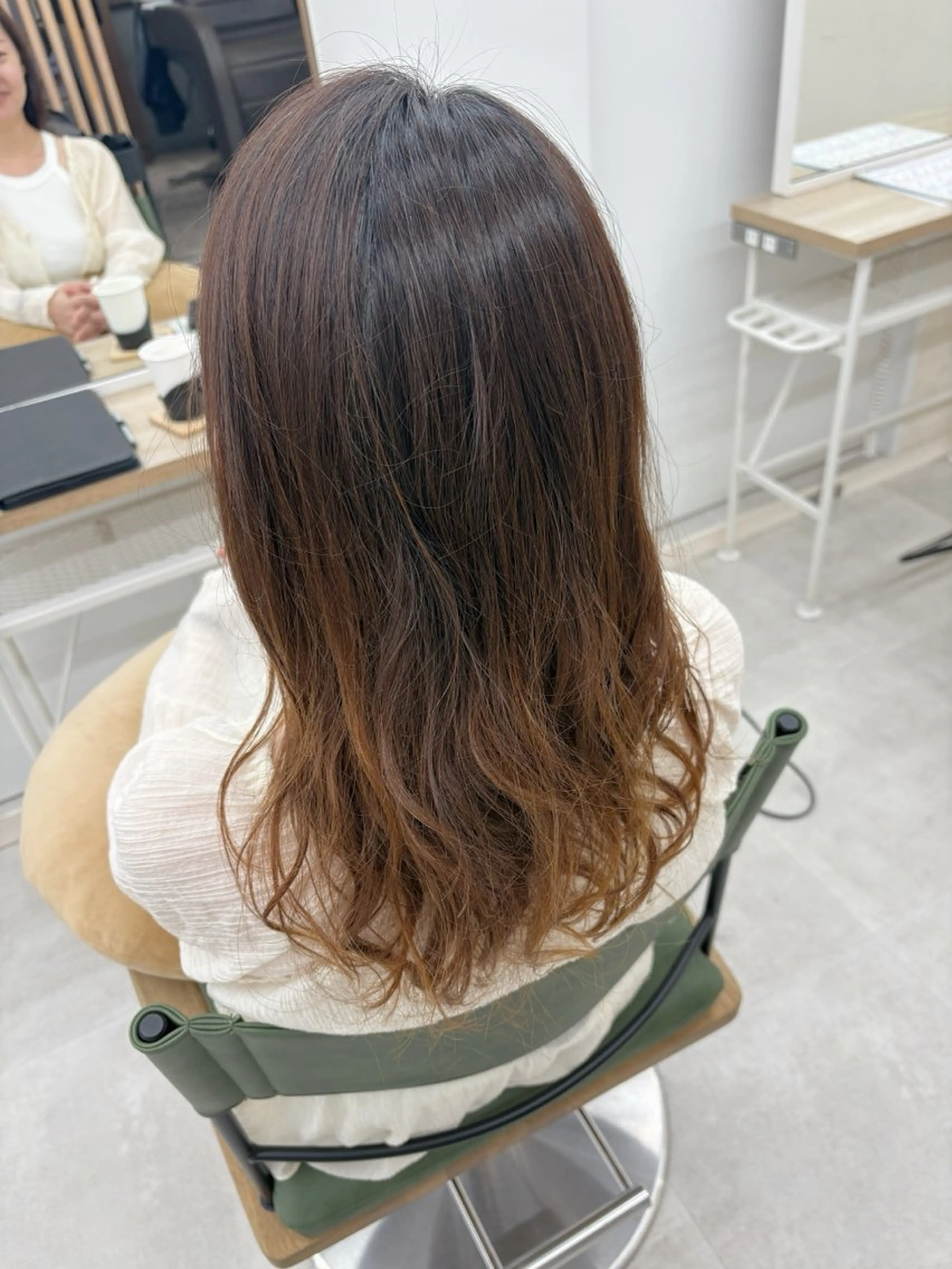 ロング パーマ カット パーマ NaVIユウジ 透明感カラーのヘアスタイル