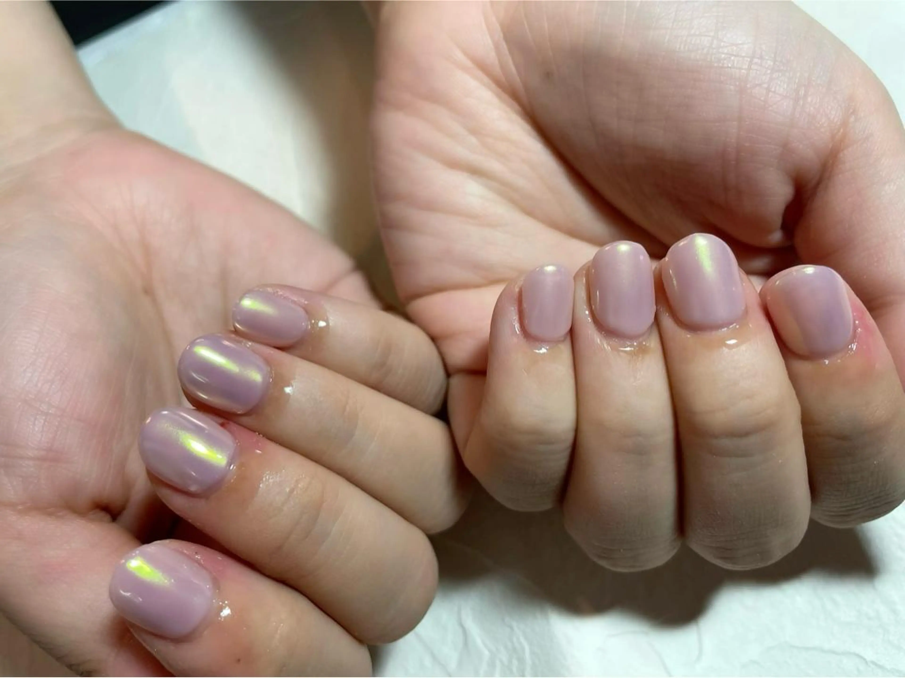 ミディアム ネイル オーロラネイル ミラーネイル ネイルスタジオ シェイクユアハンズのネイルデザイン