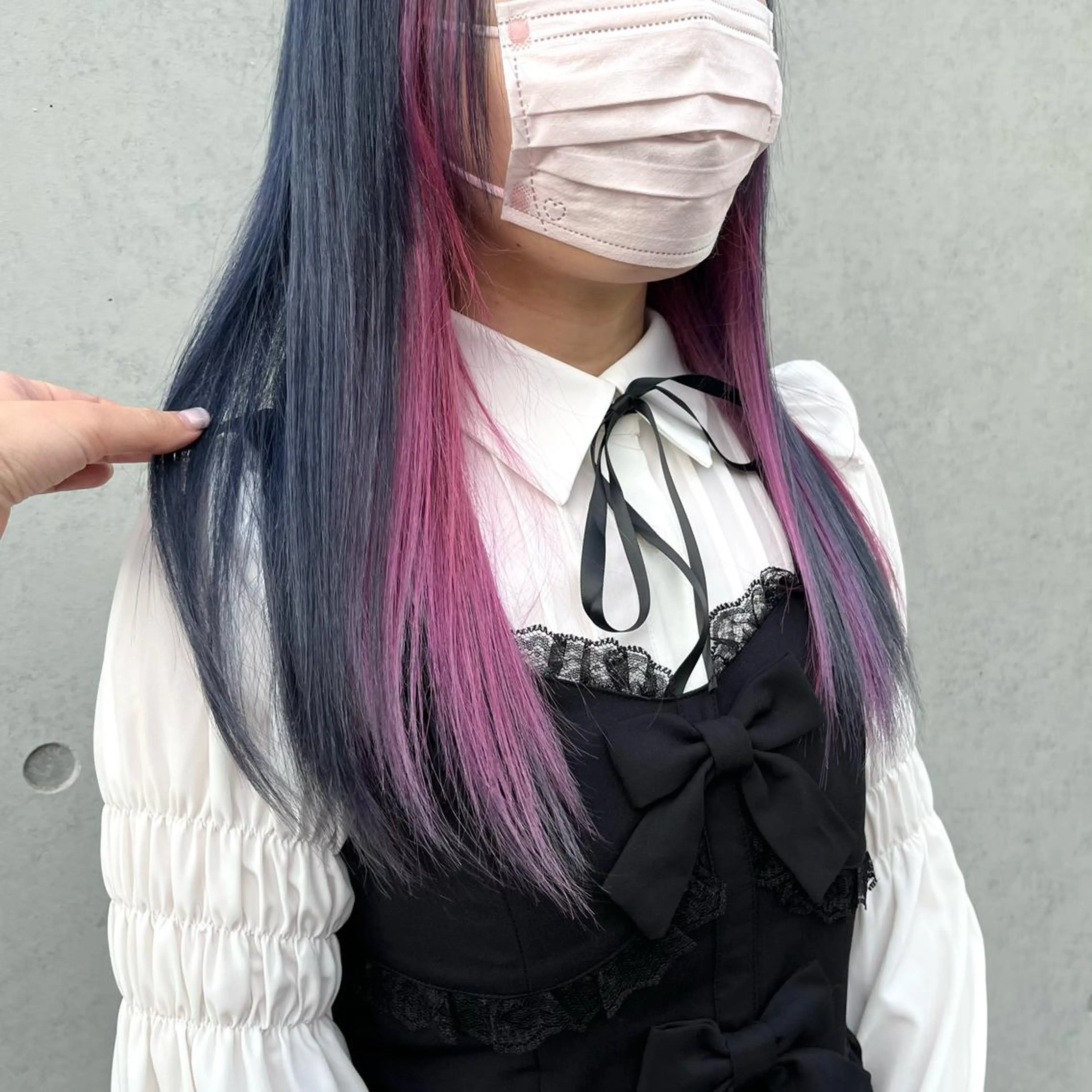 ロング カラー ヘアアレンジ 黒髪 ブルーカラー ブルーブラック ブルーラベンダー ラベンダーカラー 八巻 晴香のヘアスタイル