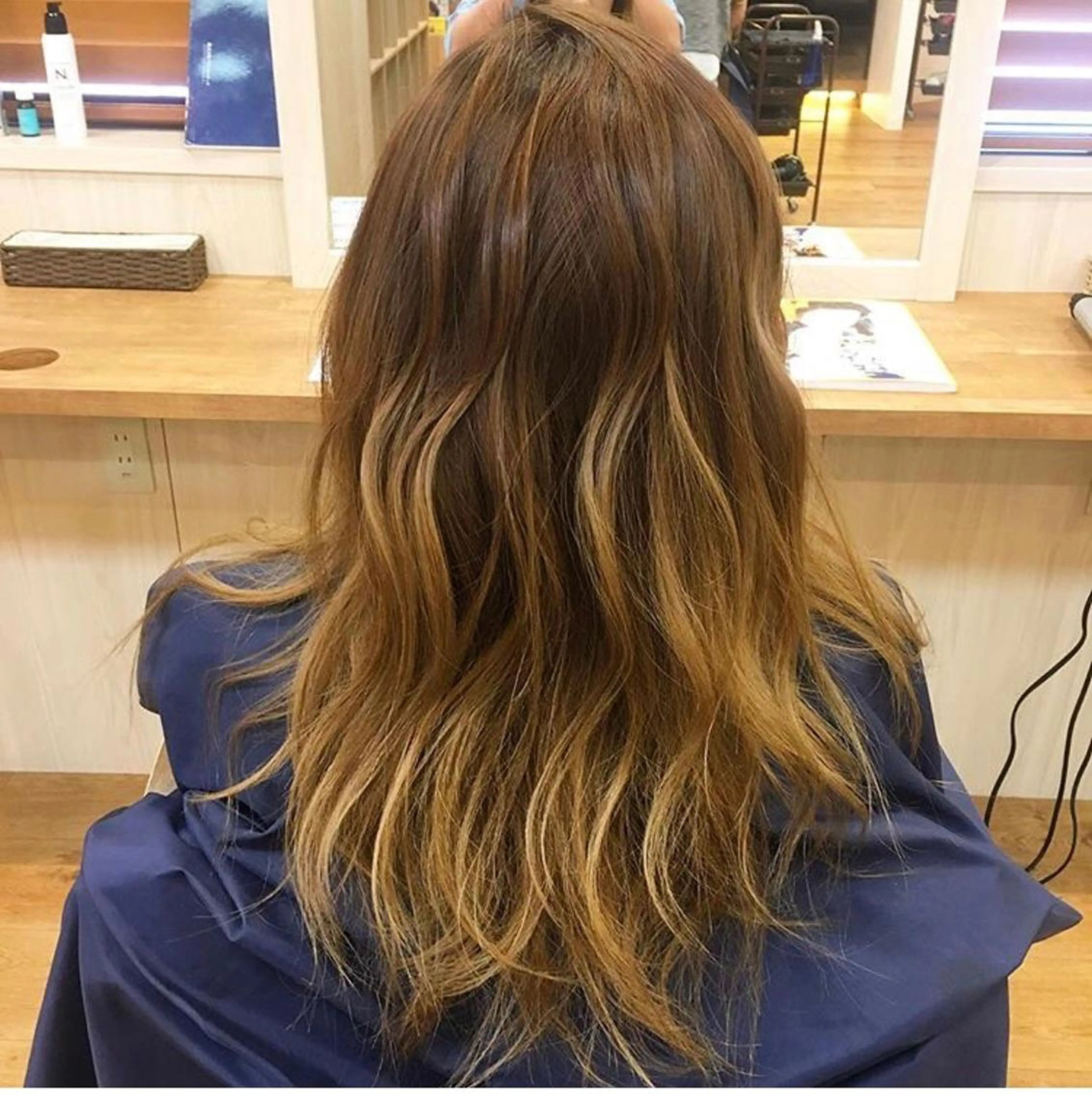 ロング カラー グラデーションカラー BLINK京橋 (ブリンク)のヘアスタイル