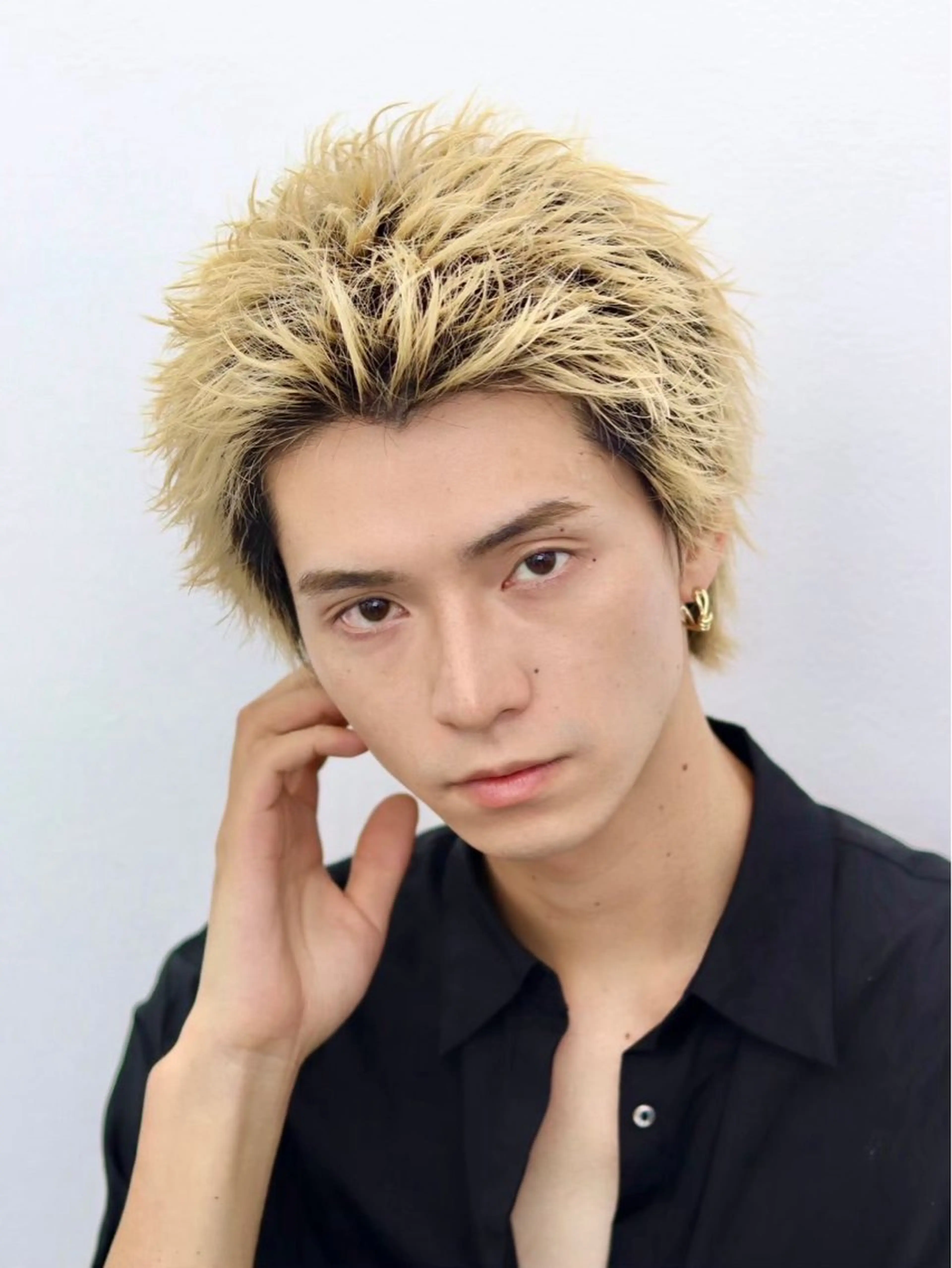 カラー メンズ メンズブリーチ スパイキーショート ブリーチ カット ヘアカラー 韓国ヘア特化🇰🇷 似合わせカットパーマのヘアスタイル