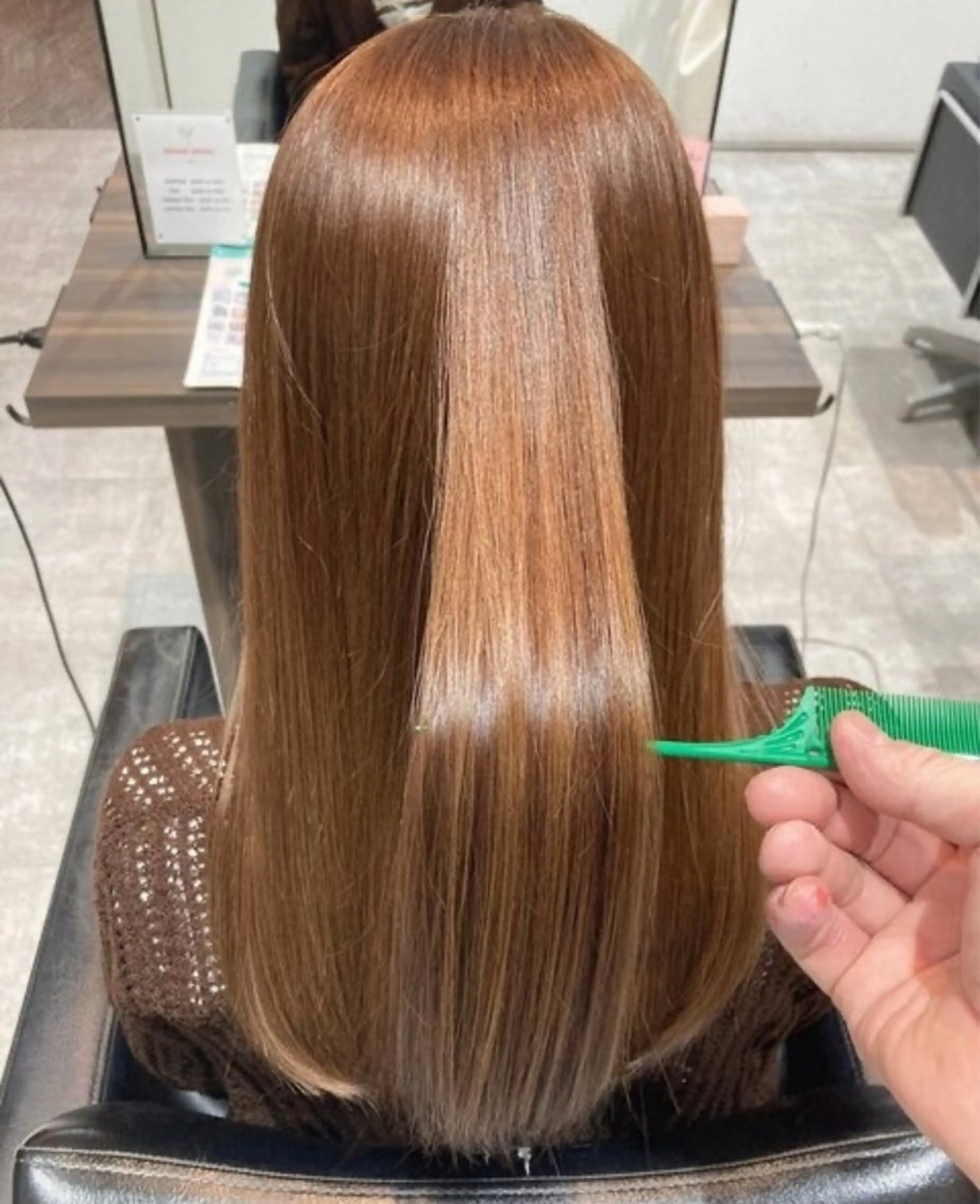 ロング カラー ブラウンカラー 豊川 絢子のヘアスタイル