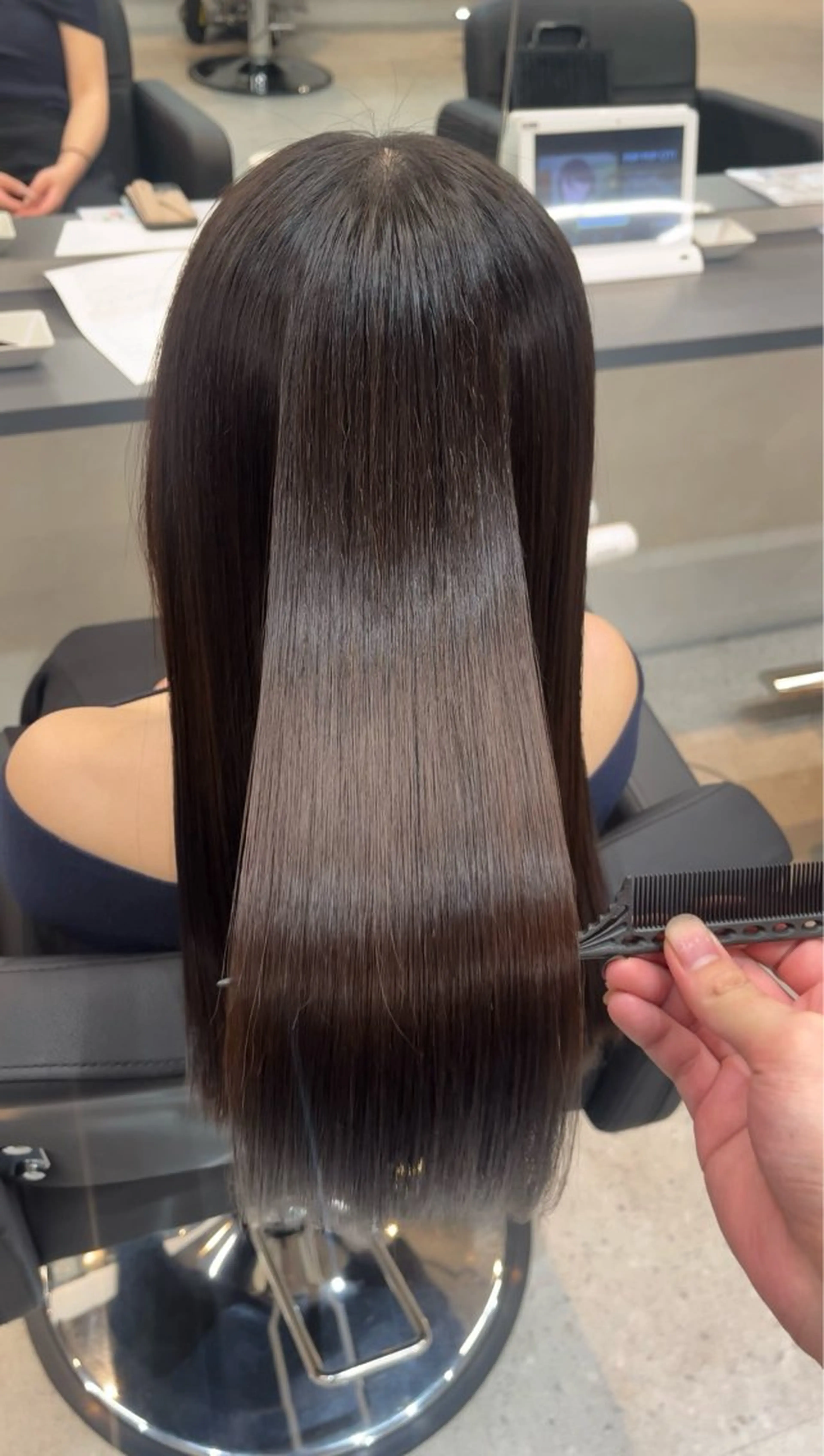 カット✂️➕ワンカラー❤️‍🔥➕縮毛矯正✨の写真