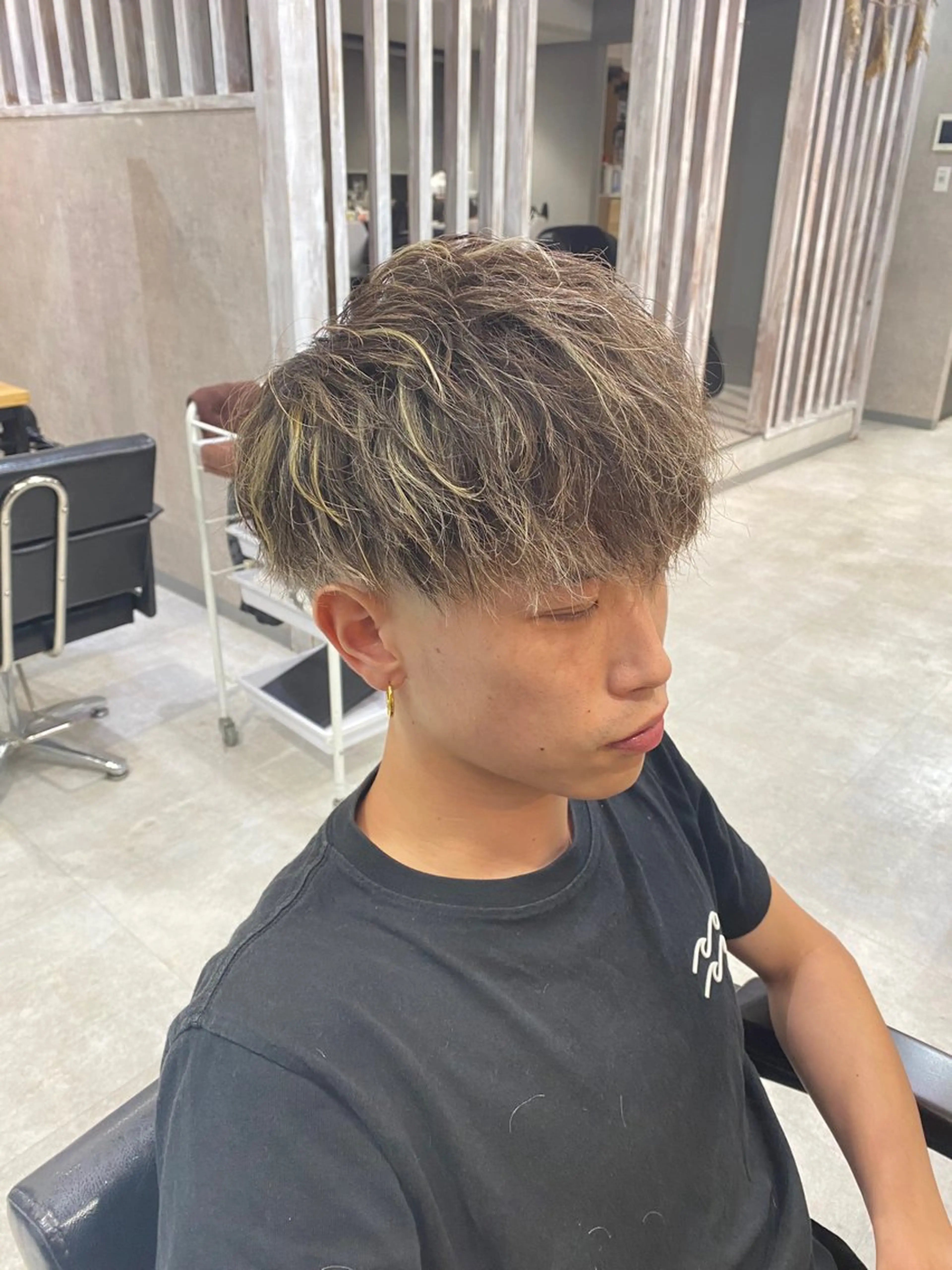 ミディアム カラー メンズ メンズハイライト ハイライトカラー ハイライト カット ヘアカラー 🐉『メンズ美容師』 吉田龍星🐉のヘアスタイル