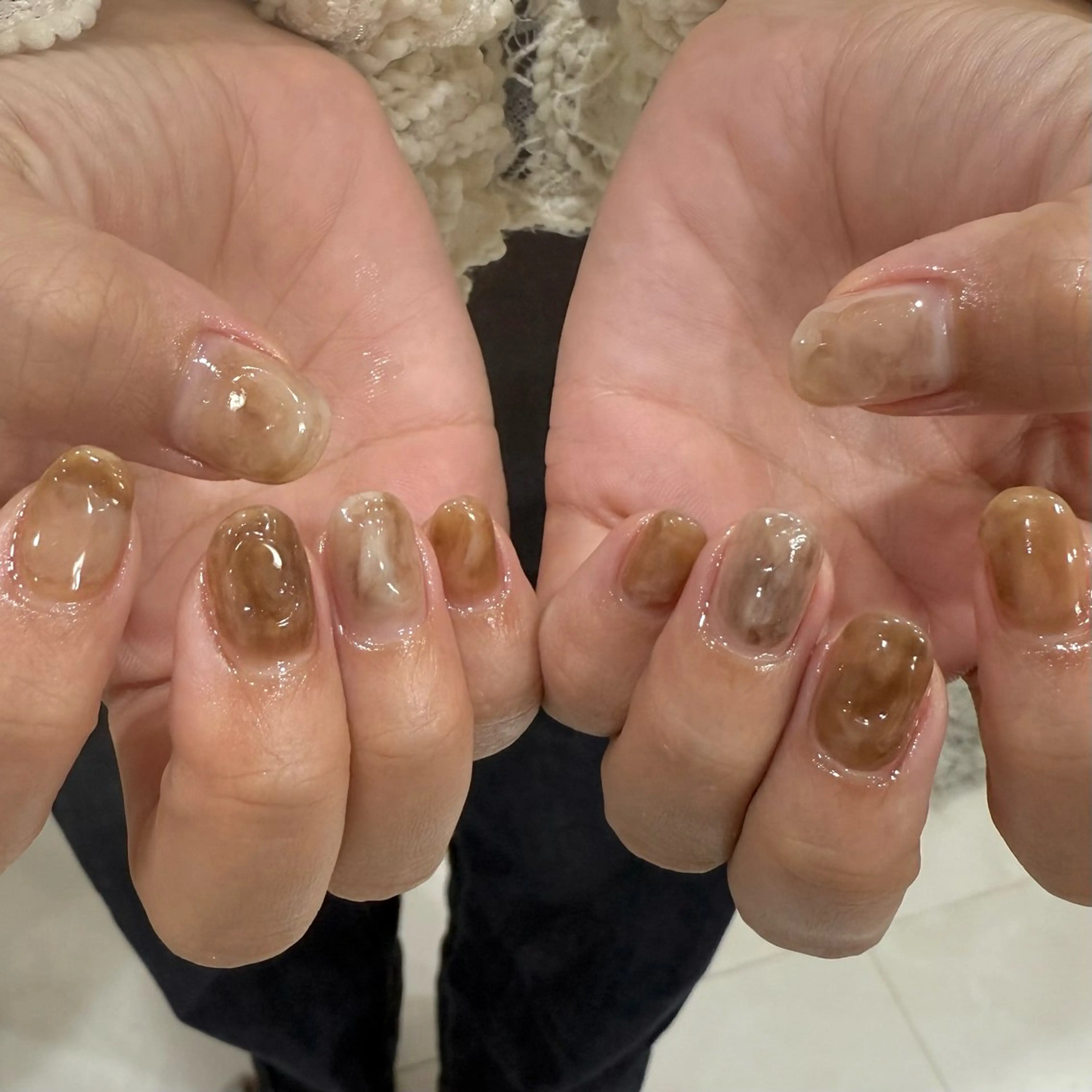 ネイル べっ甲ネイル ブラウン 韓国ネイル ニュアンスネイル オフィスネイル ハンドネイル Reillynail みさきのネイルデザイン
