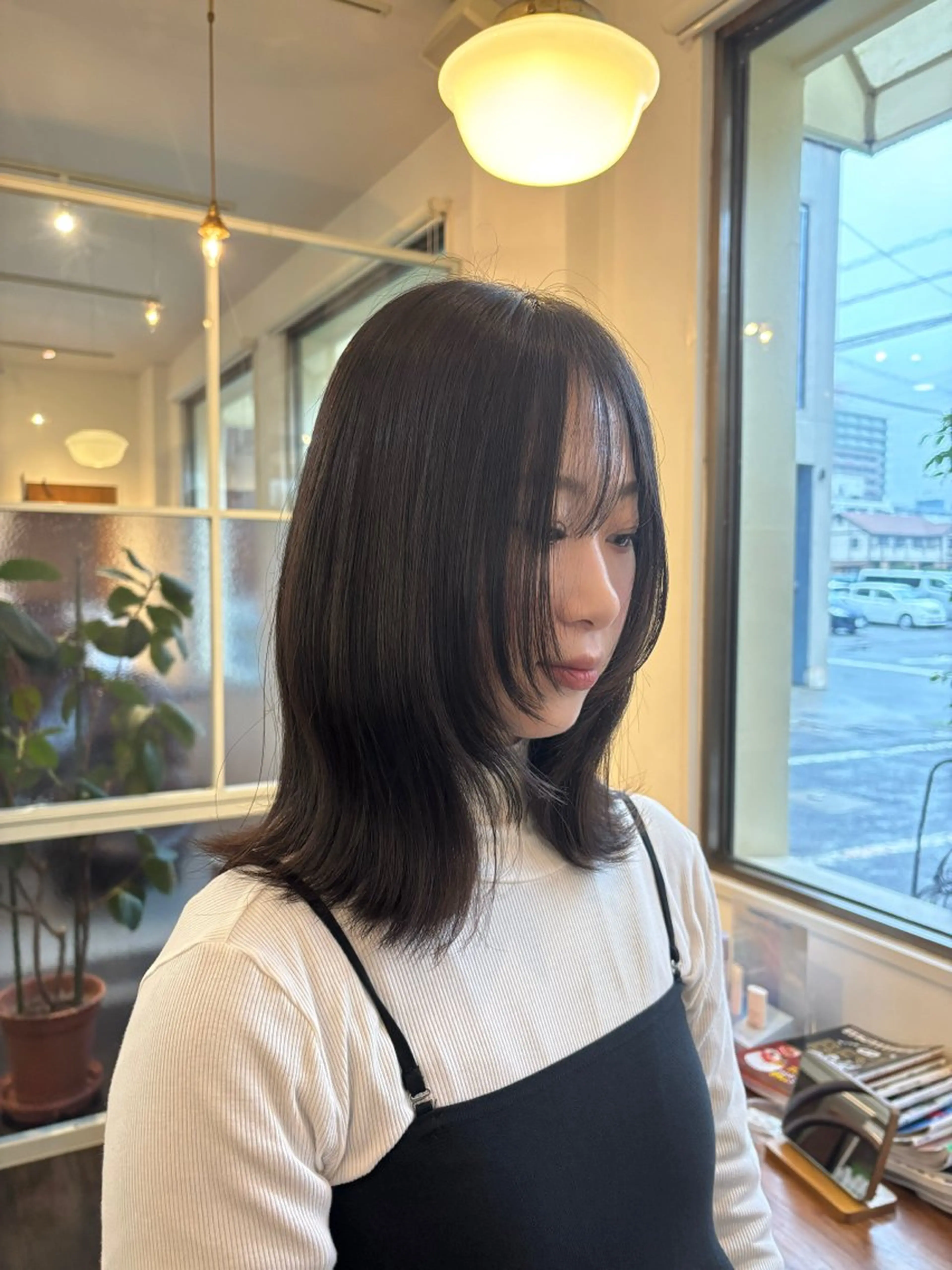 ミディアム カット 三國 栞音のヘアスタイル