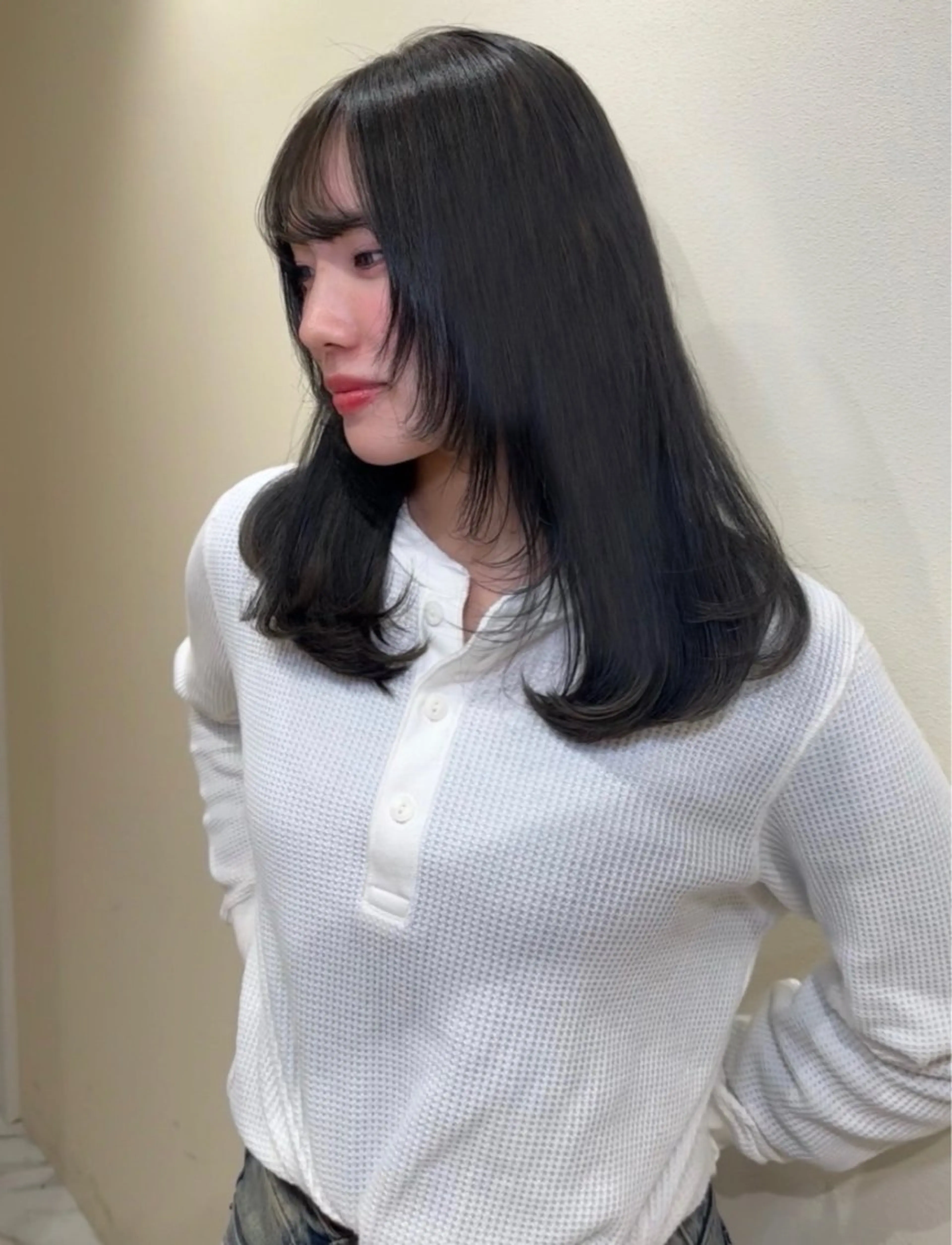 ミディアム カラー ワンホン×髪質改善 つのーか🩶‪🫧のヘアスタイル