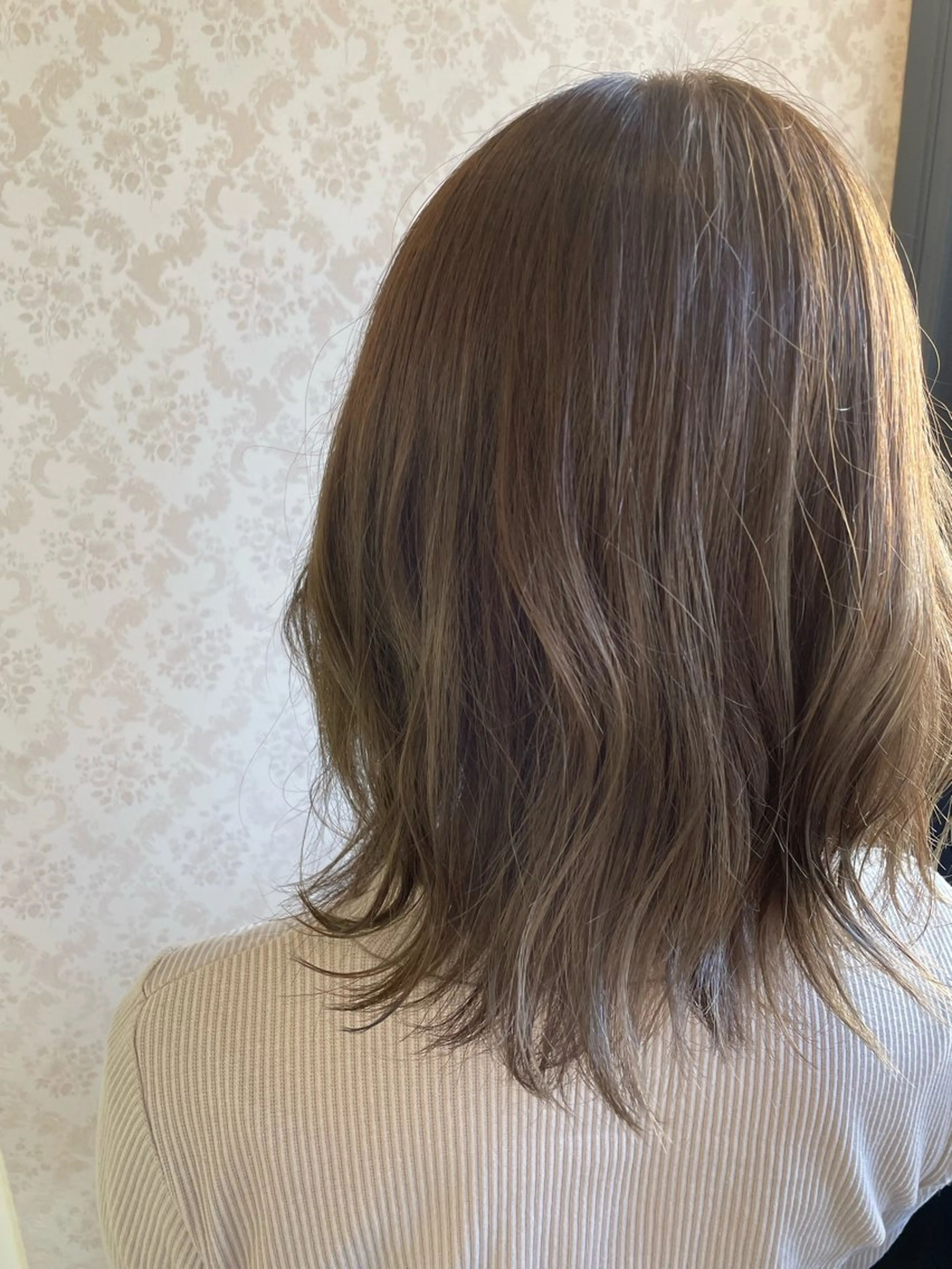 ミディアム ヒヨシ ルナのヘアスタイル
