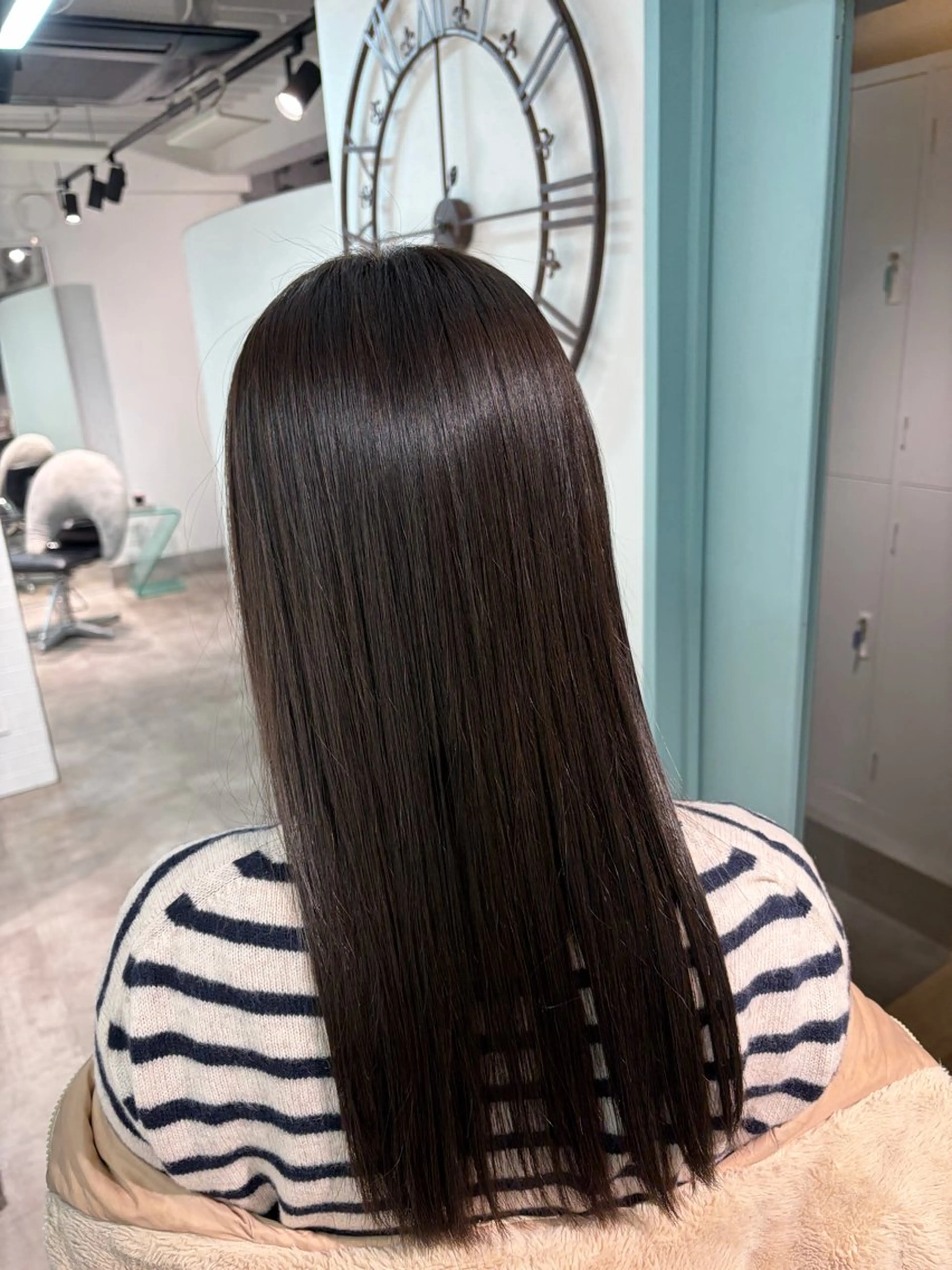 ロング カラー アッシュ アッシュブラウン ブラウンカラー カット ヘアカラー ARISA 青葉台のヘアスタイル