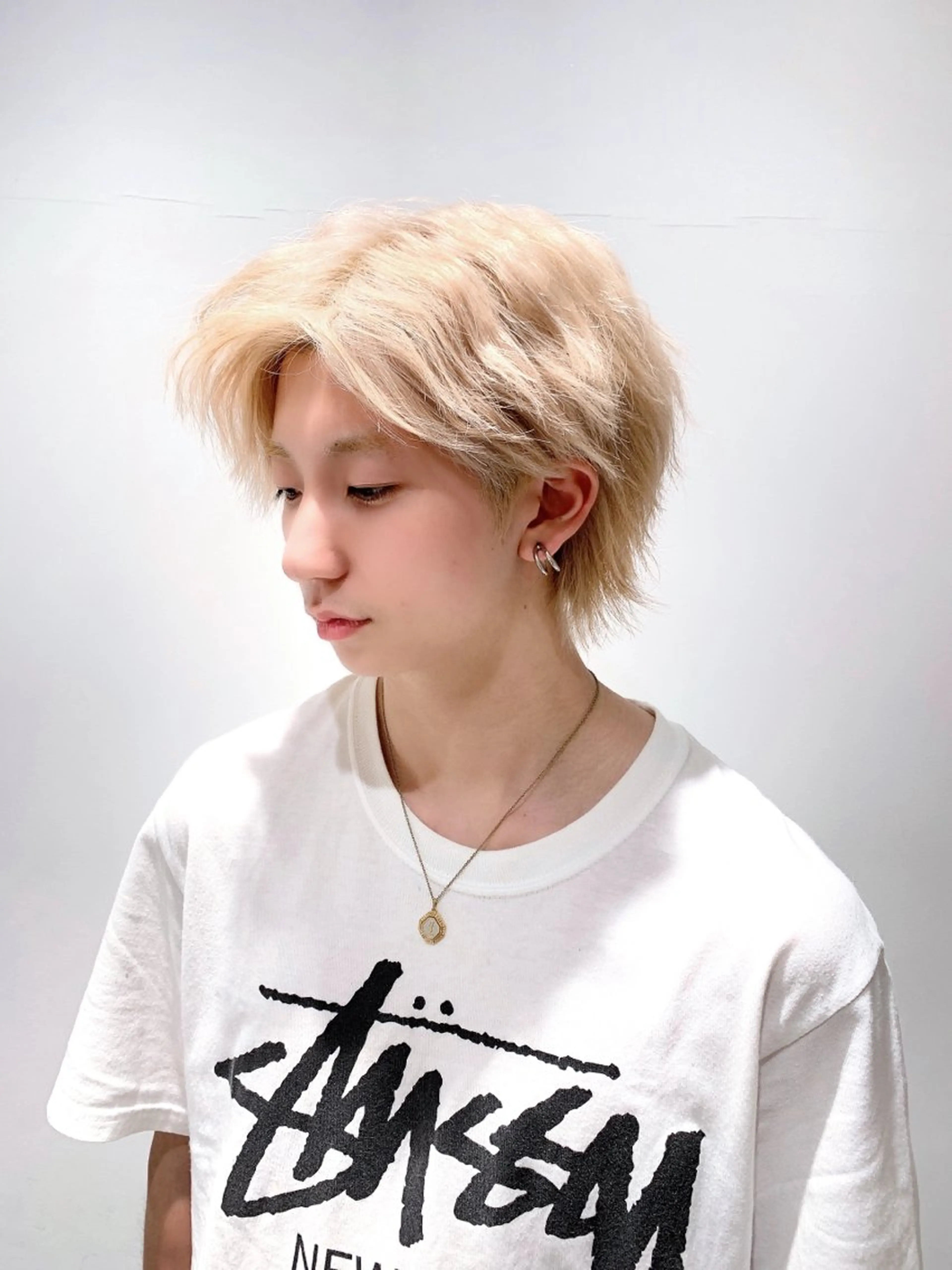 カラー メンズ メンズハイトーン ブロンド ハイトーンカラー カット ヘアカラー トリートメント 韓国ヘア/レイヤー/ 顔まわり/りょーとのヘアスタイル