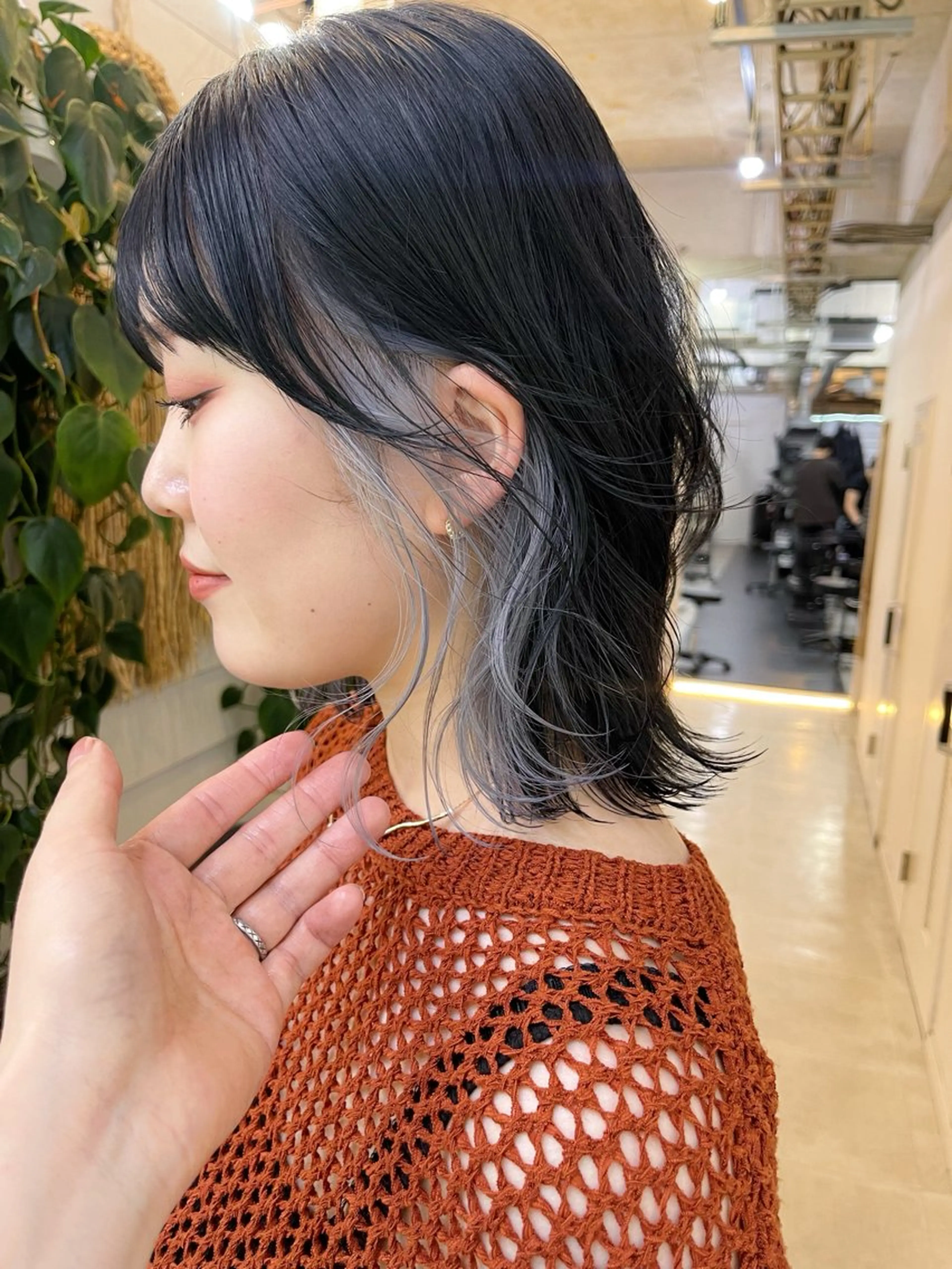 ミディアム カラー イヤリングカラー ハイトーンカラー ヘアカラー トリートメント AiM 大名　似合わせカットのヘアスタイル