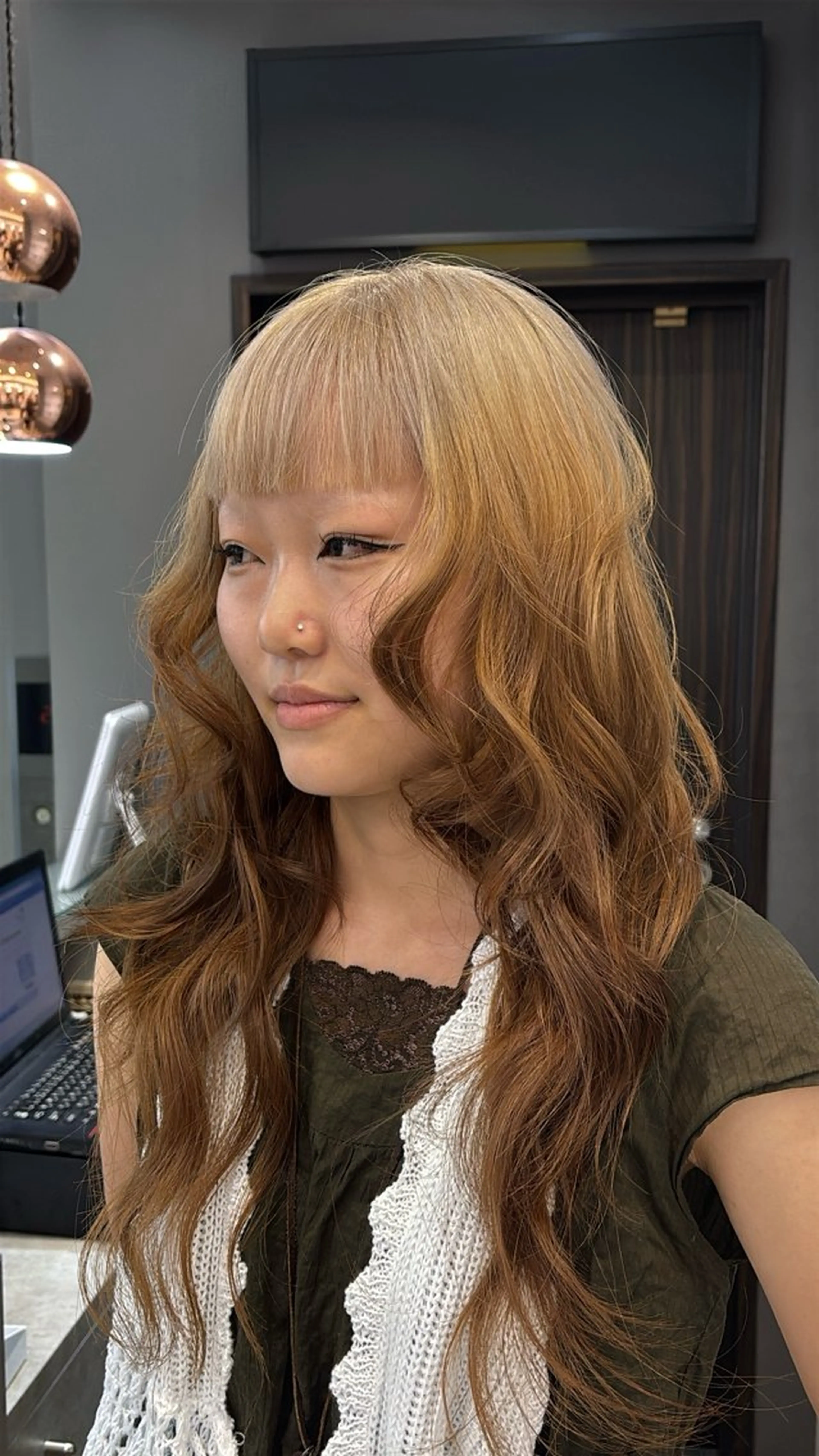 ロング ヘアカラー 韓国ヘア/ブリーチ無 しWカラー/オリーブのヘアスタイル