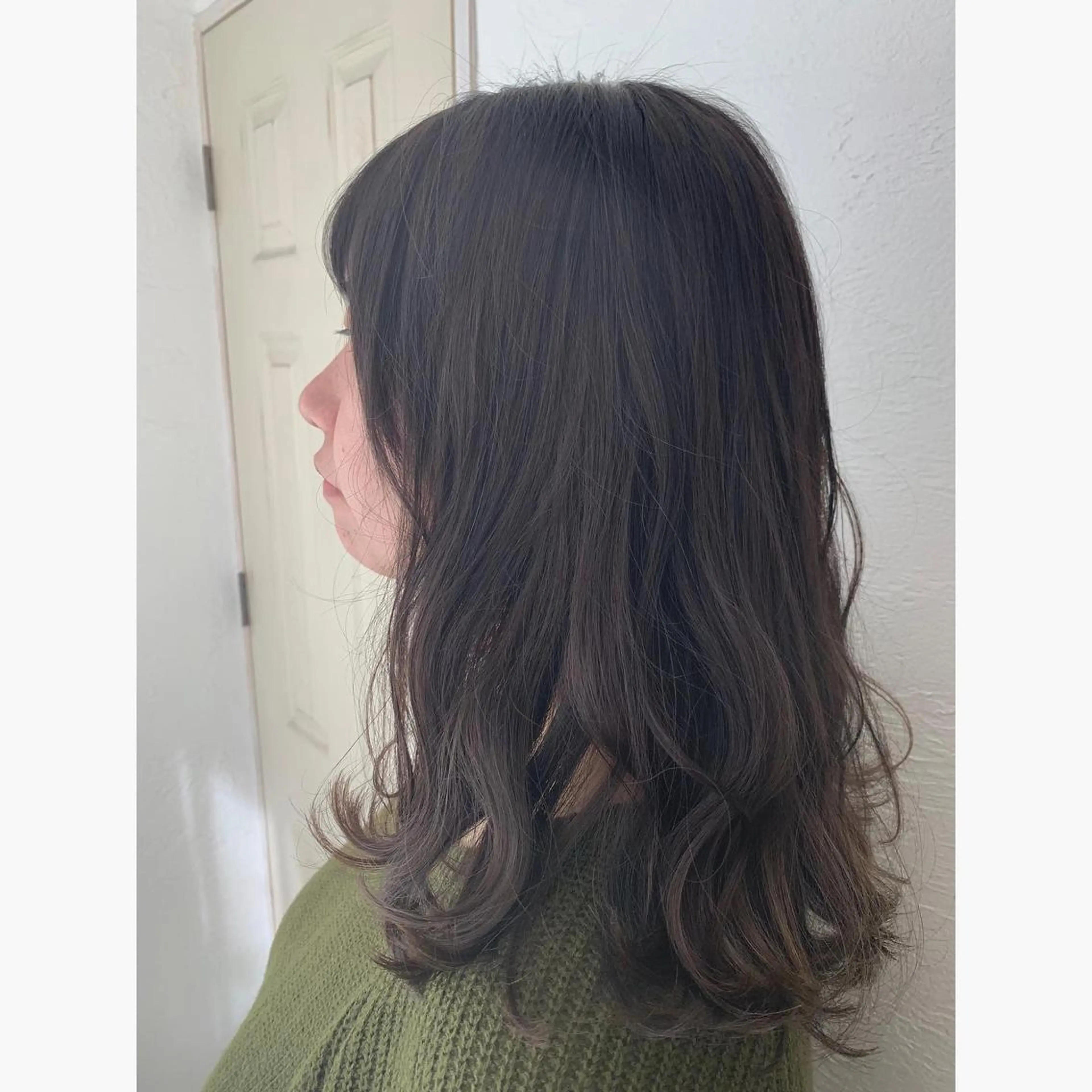 セミロング カラー fio マナミのヘアスタイル