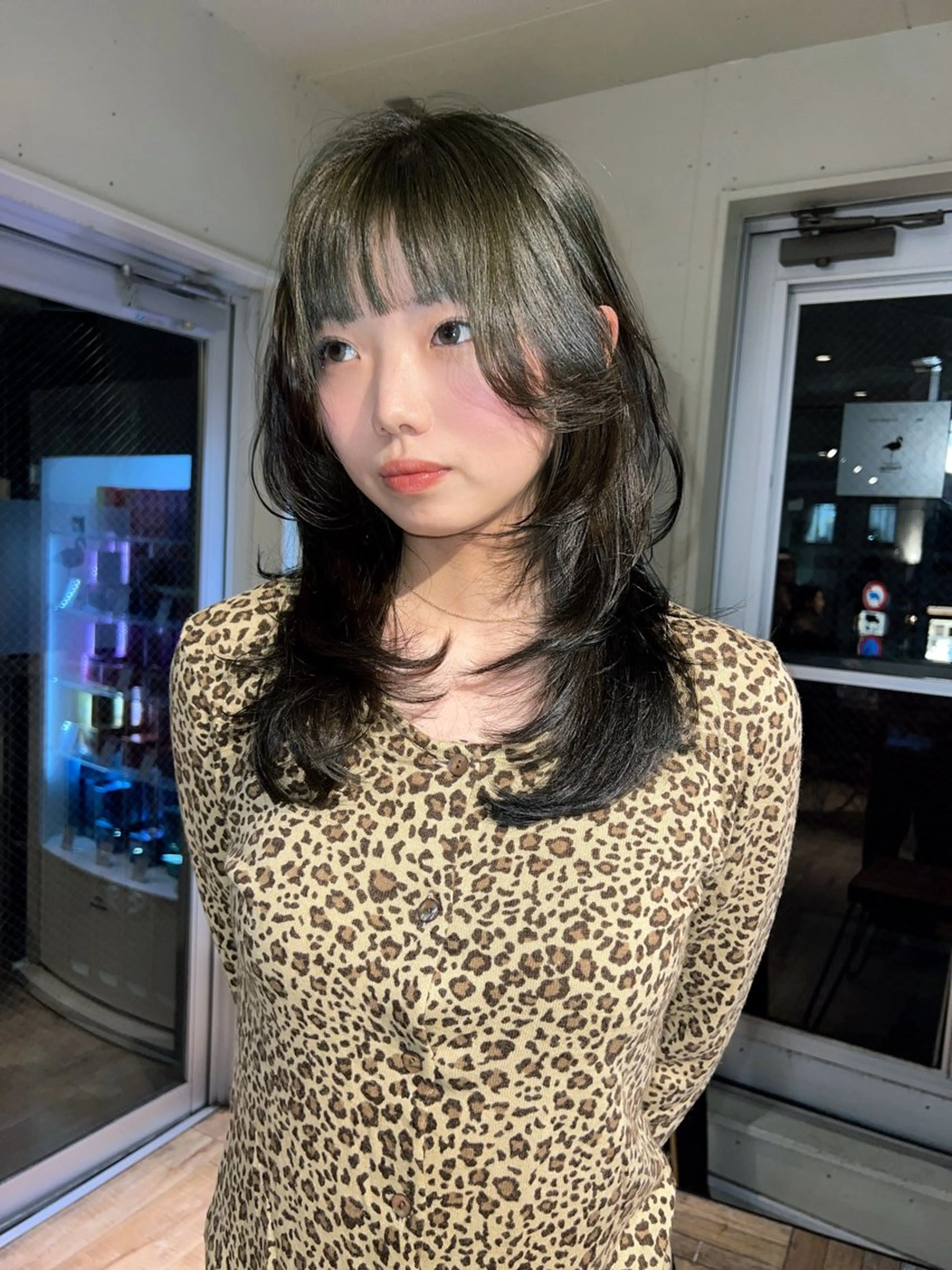 セミロング ヘアカラー Kakui Yuikaのヘアスタイル