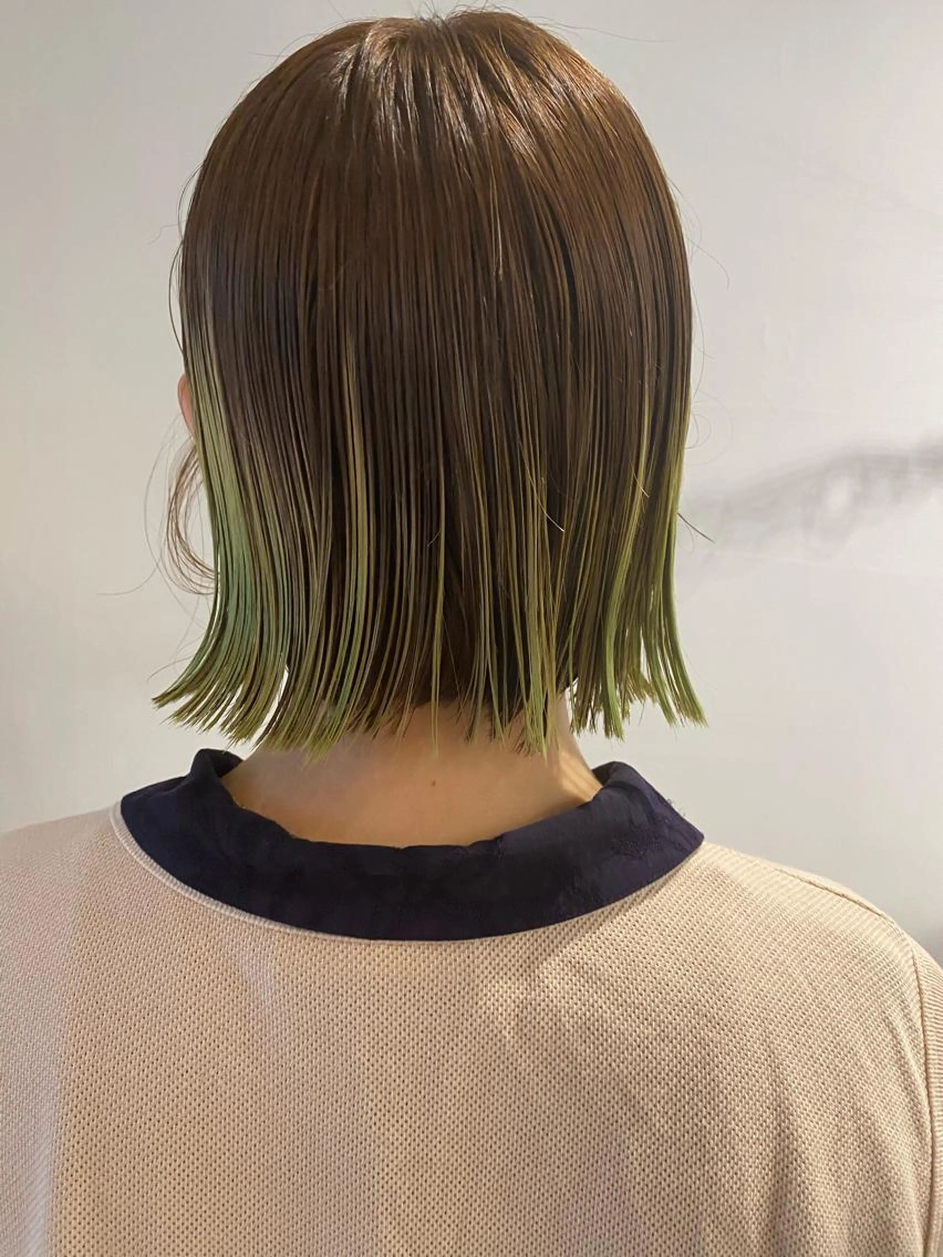 根本ブリーチ＋艶カラー＋トリートメントの写真