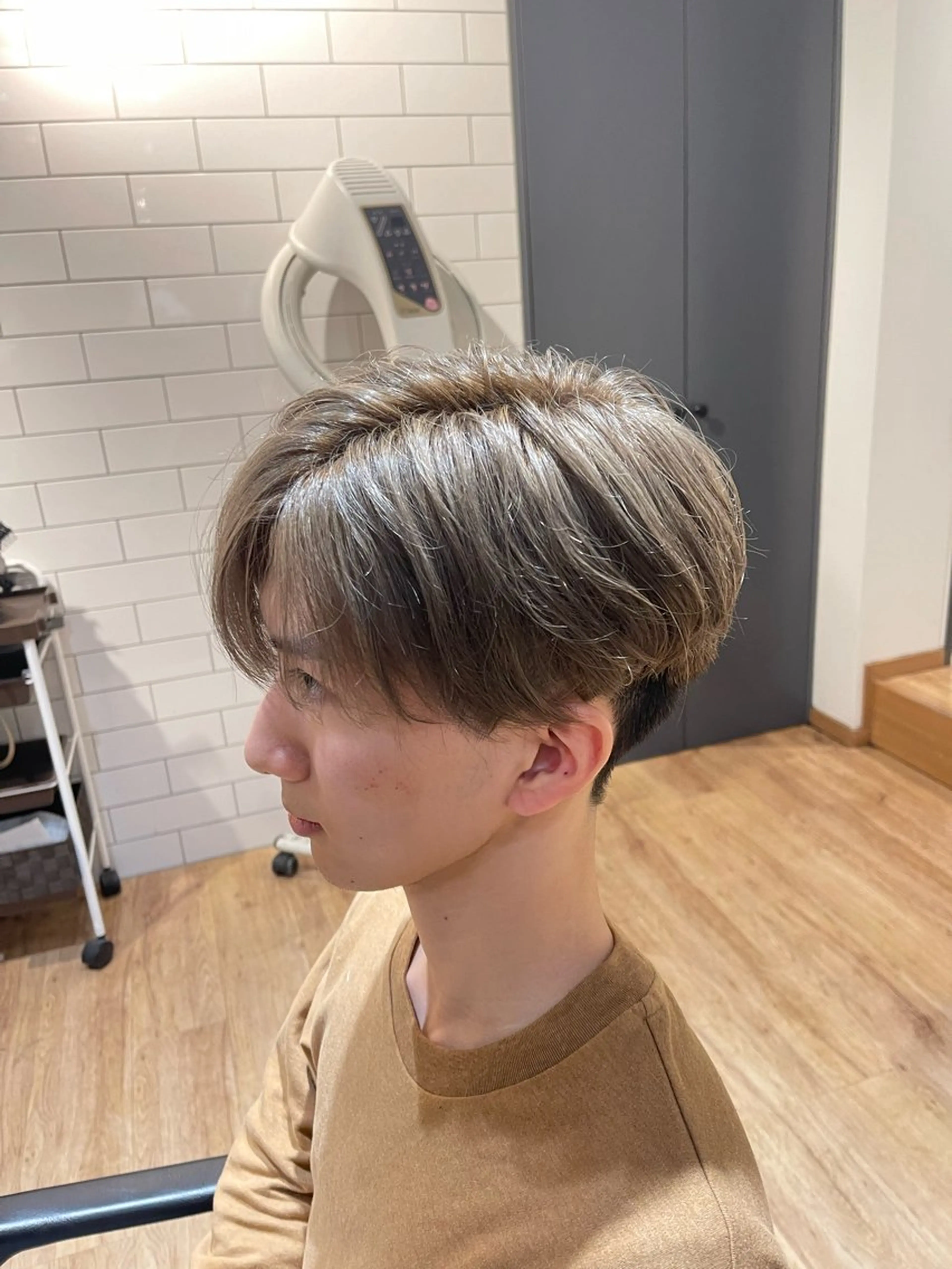 ブリーチ+カラー+メンズカットの写真