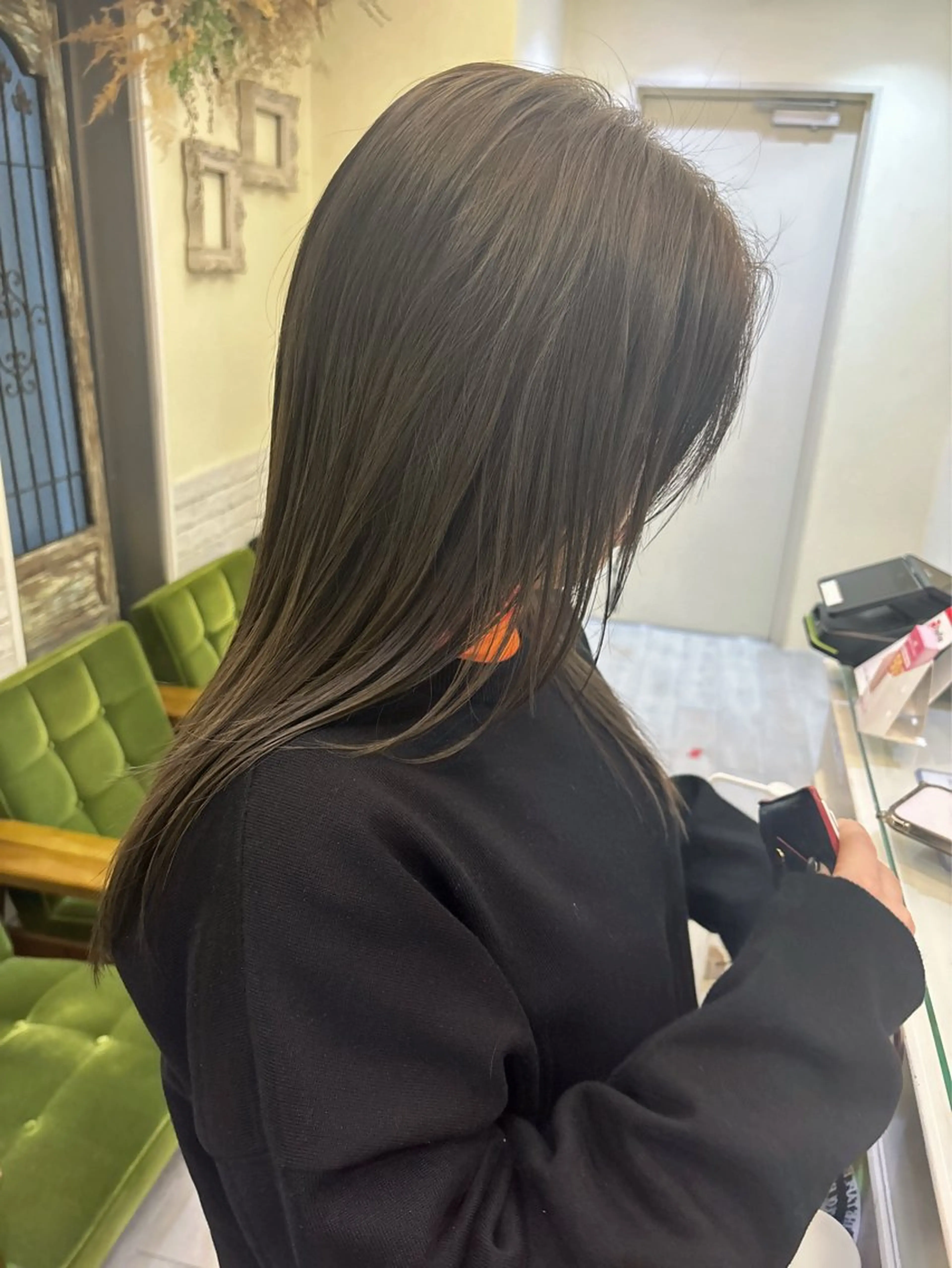 セミロング カラー 透明感カラー カット ヘアカラー トリートメント 大久保 愛のヘアスタイル