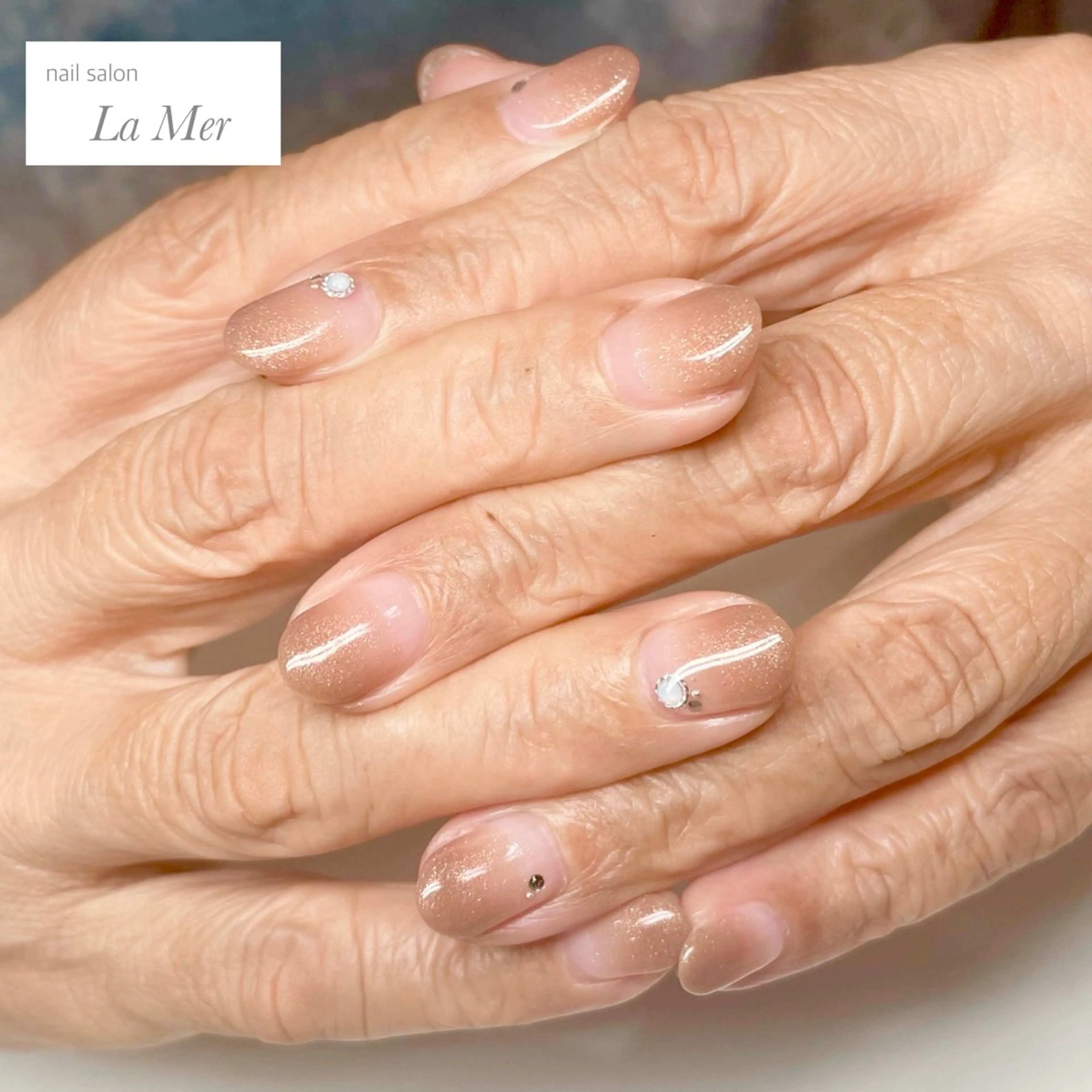 ネイル ブラウン グラデーション ラメ(グリッター) ラメグラデーション オフィスネイル nailsalon La Merのネイルデザイン