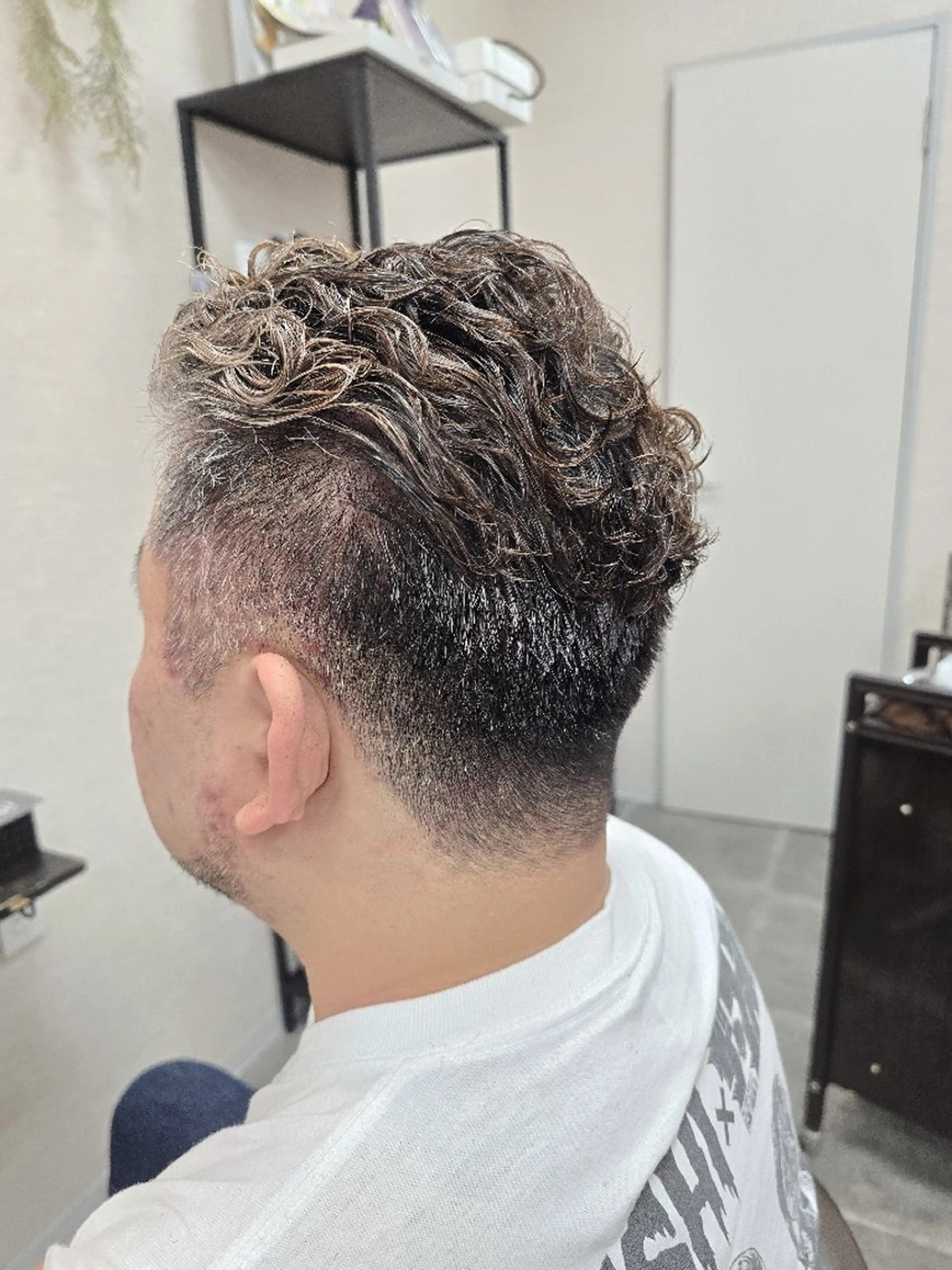 ショート パーマ メンズ メンズハイライト メンズインナーカラー メンズパーマ ハイライト 髪質改善 カット パーマ ヘアセット 石川(park) ジェウンのヘアスタイル