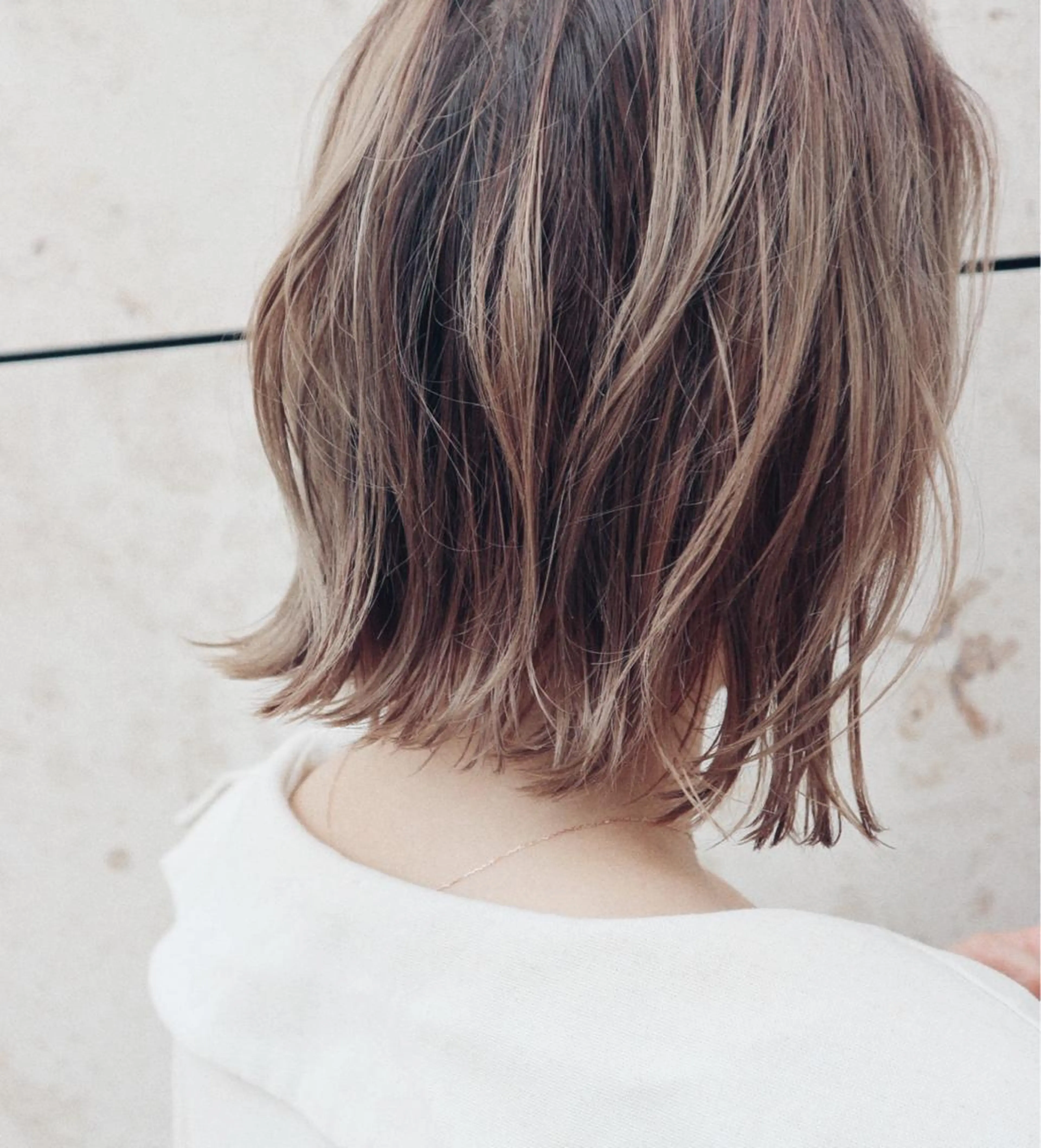 ミディアム ボブ ハイライト 徳本 駿太のヘアスタイル