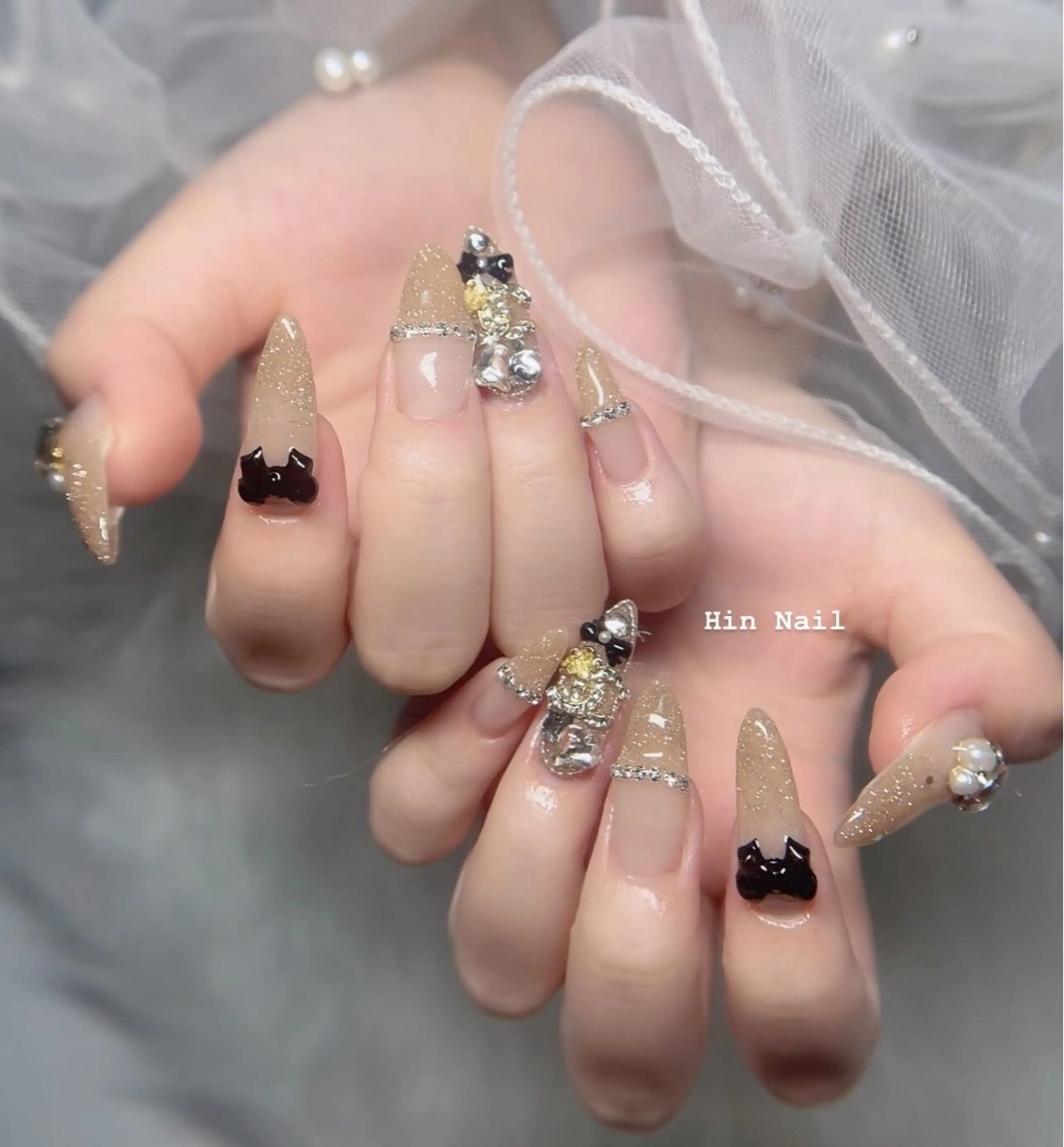 ネイル ハンドネイル Hin Nailsのネイルデザイン
