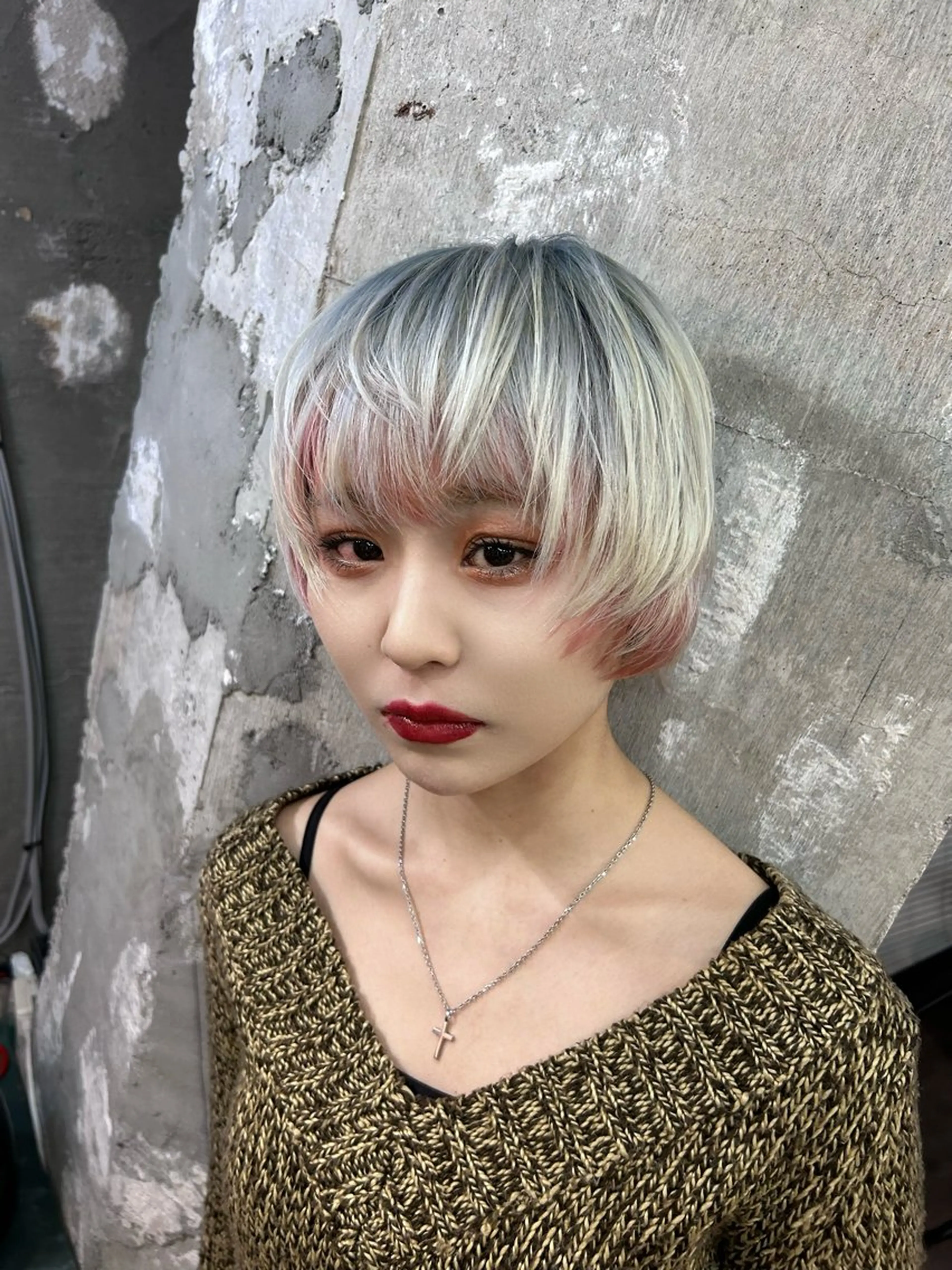 ショート カラー 𝙱𝙻𝙴𝙽 𝚋𝚢 𝚍𝚘𝚝.所属・🤍BLEN 窓🤍のヘアスタイル