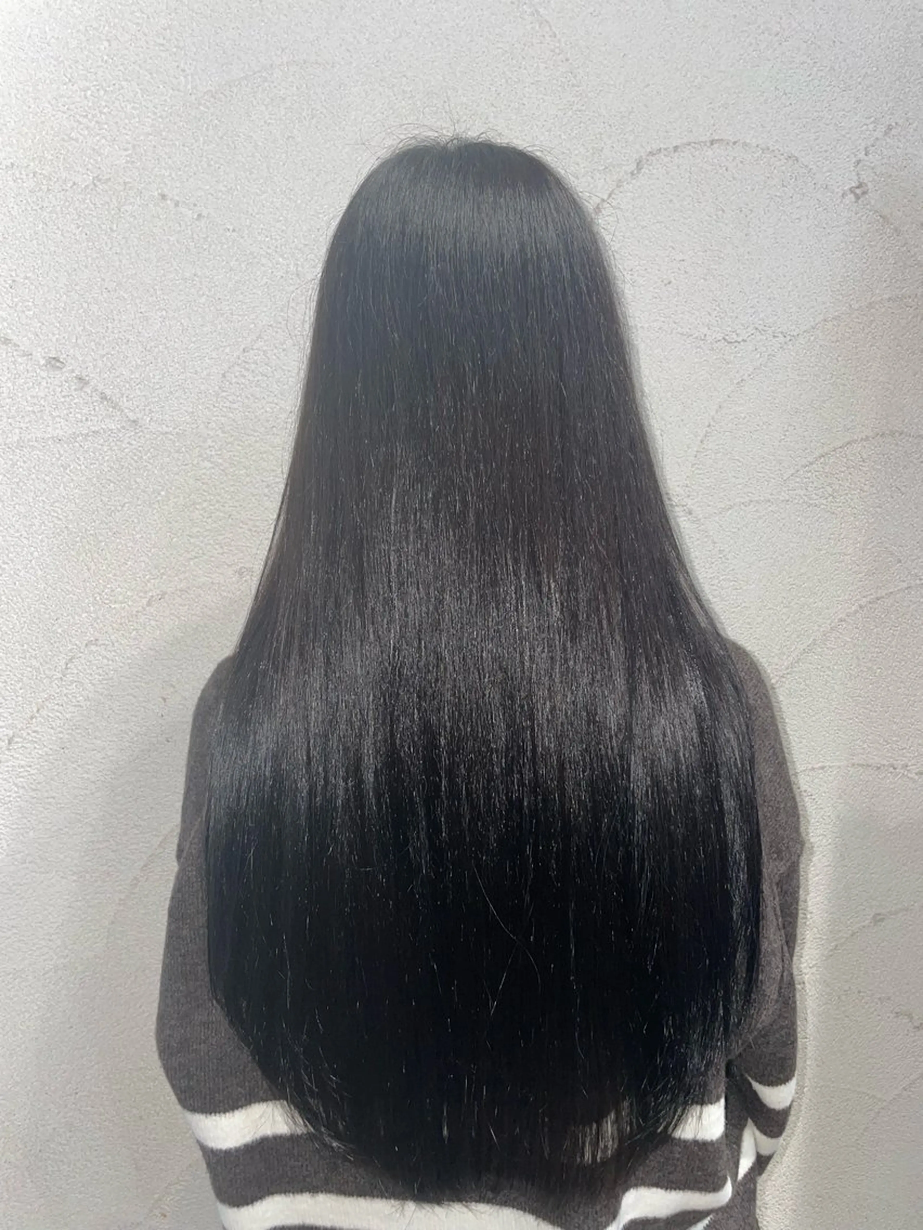 ロング カラー 黒髪 グレーブラック 大塚 友茉のヘアスタイル