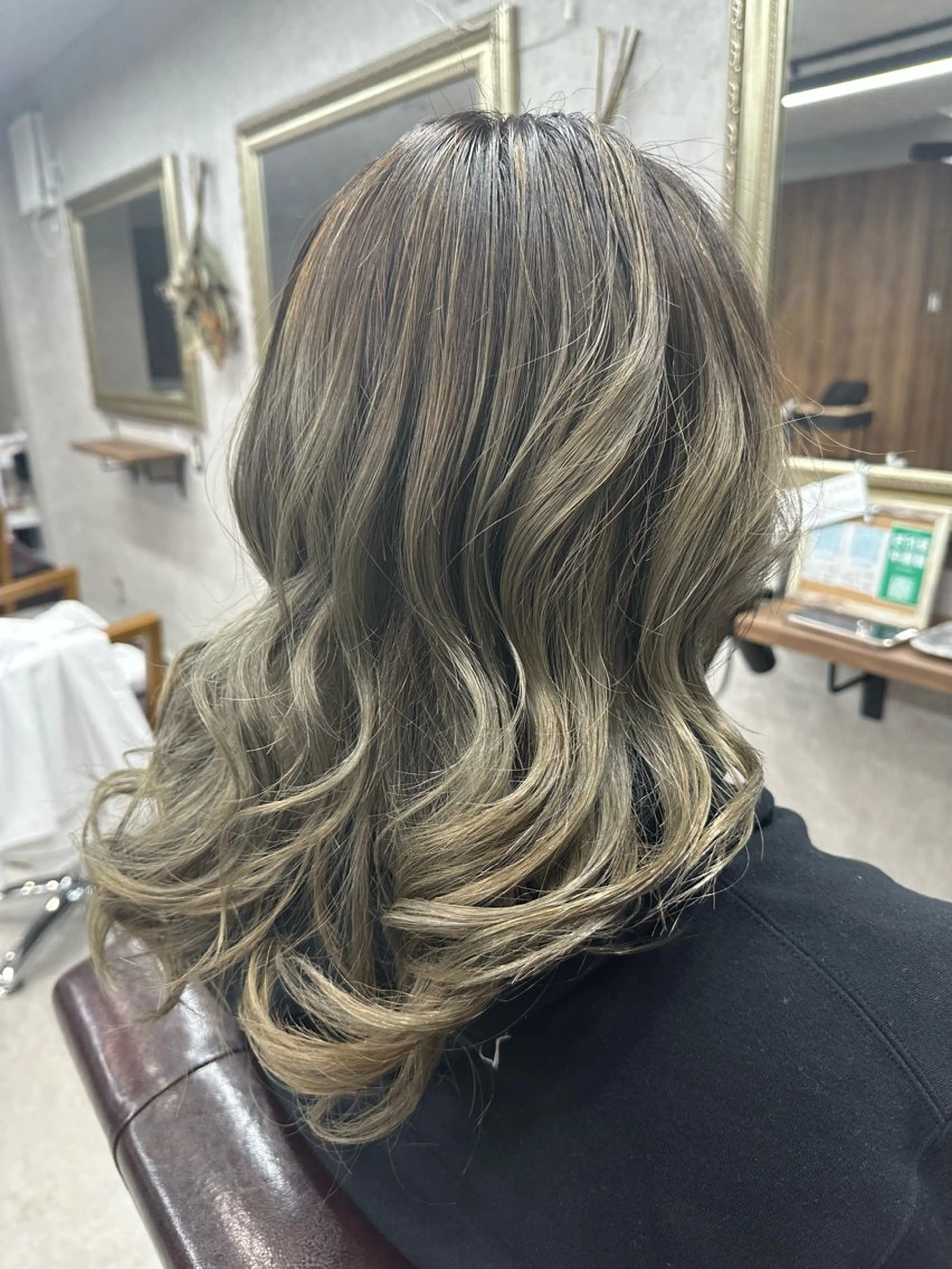 ロング カラー カット ヘアカラー トリートメント Lien 深井店のヘアスタイル