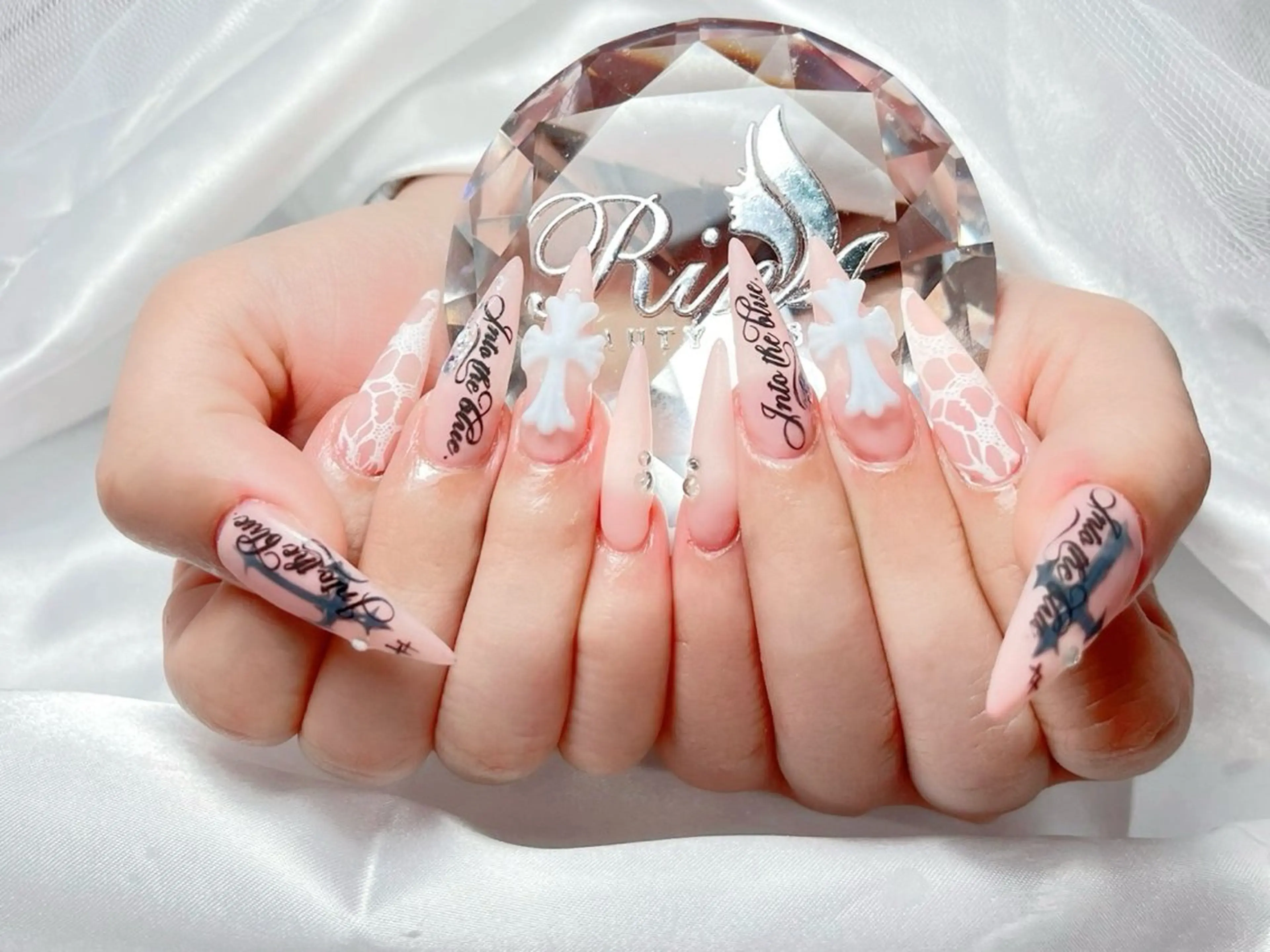 ネイル アートネイル チークネイル ジェルネイル ロングネイル マグネットネイル ハンドネイル Rin Nail 新大久保店のネイルデザイン