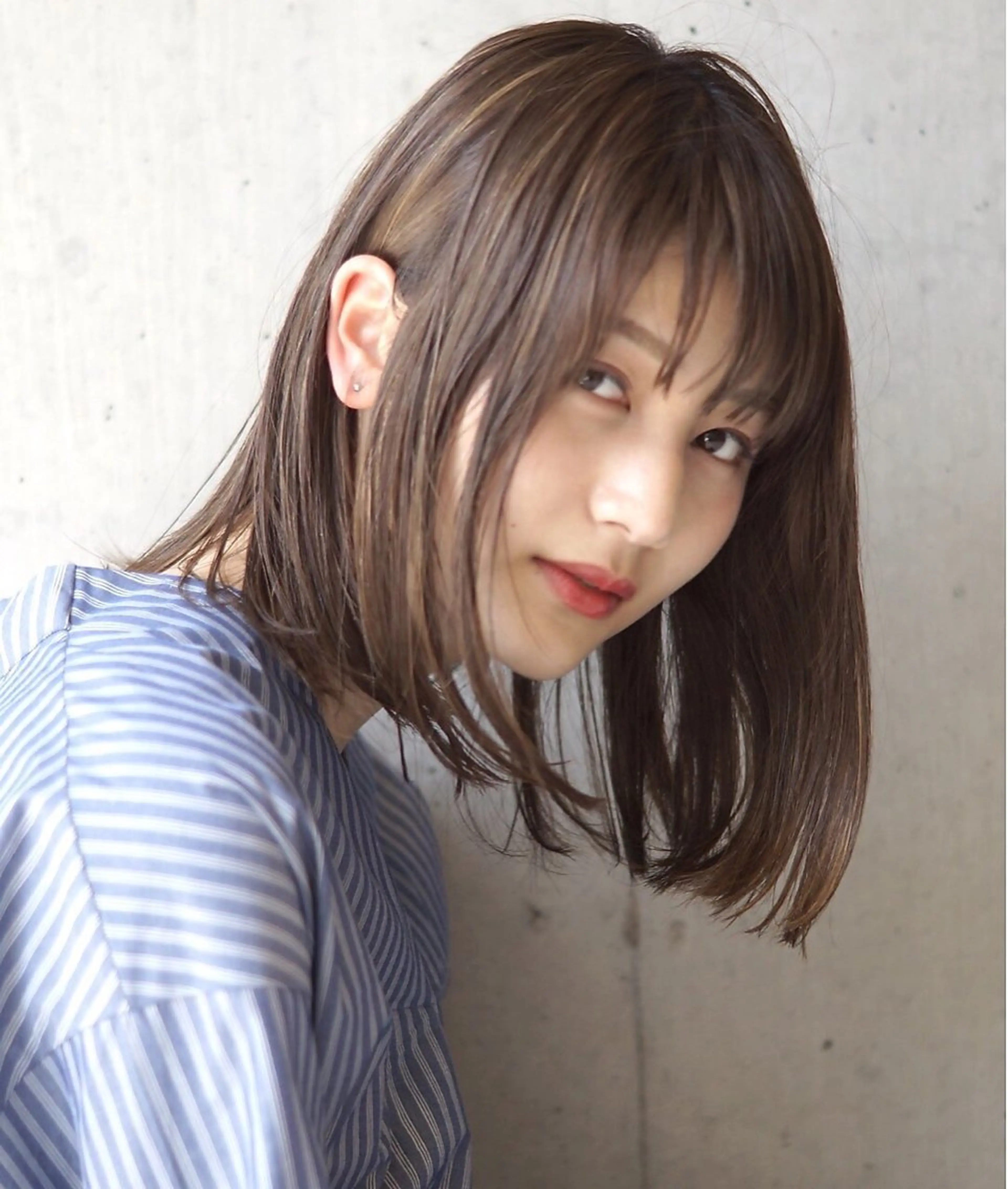 ミディアム カット ヘアカラー トリートメント hoNua. 栄/透明感カラーのヘアスタイル