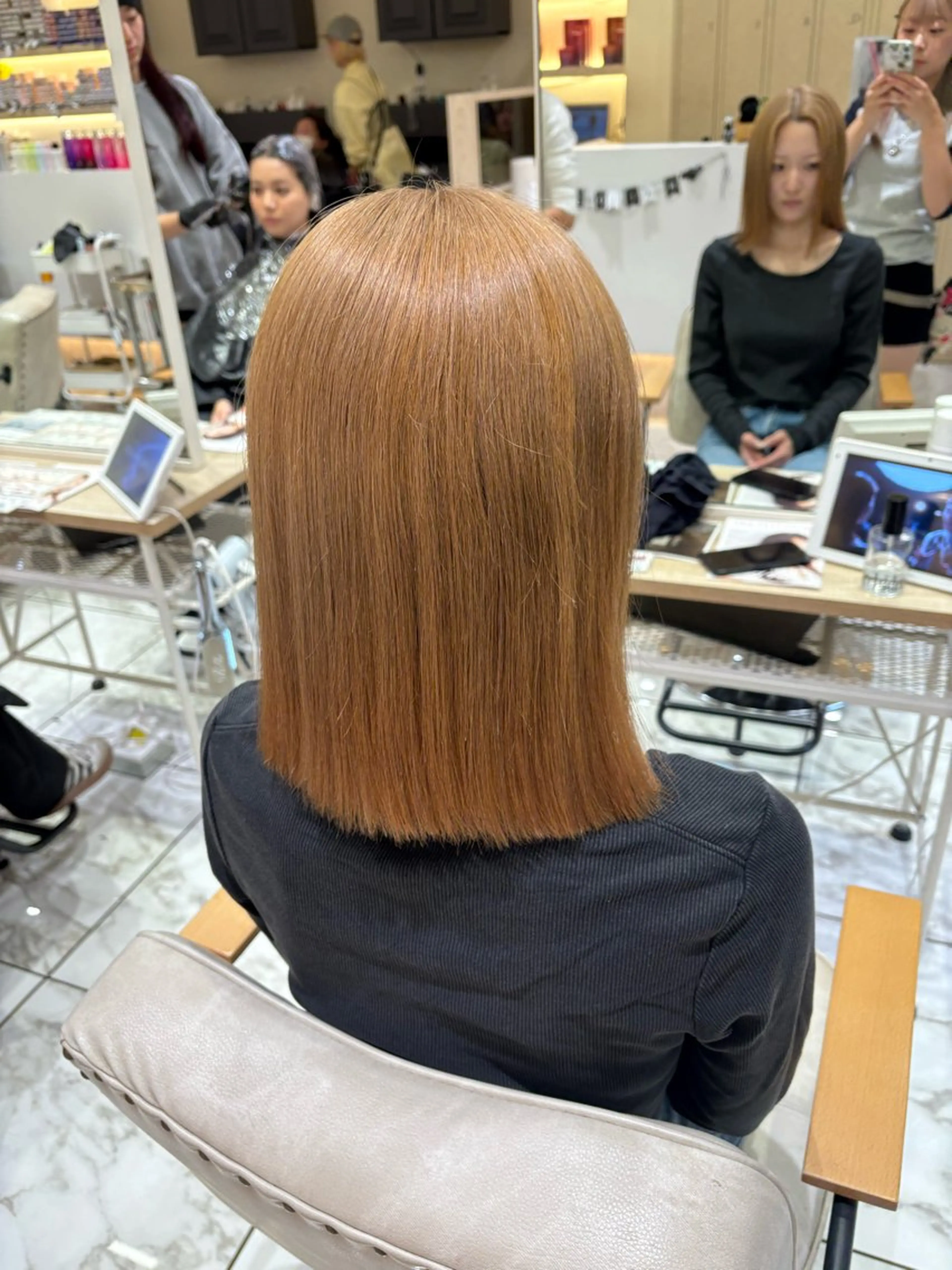 セミロング ヘアカラー yurika🎀 透明感カラー🫧のヘアスタイル