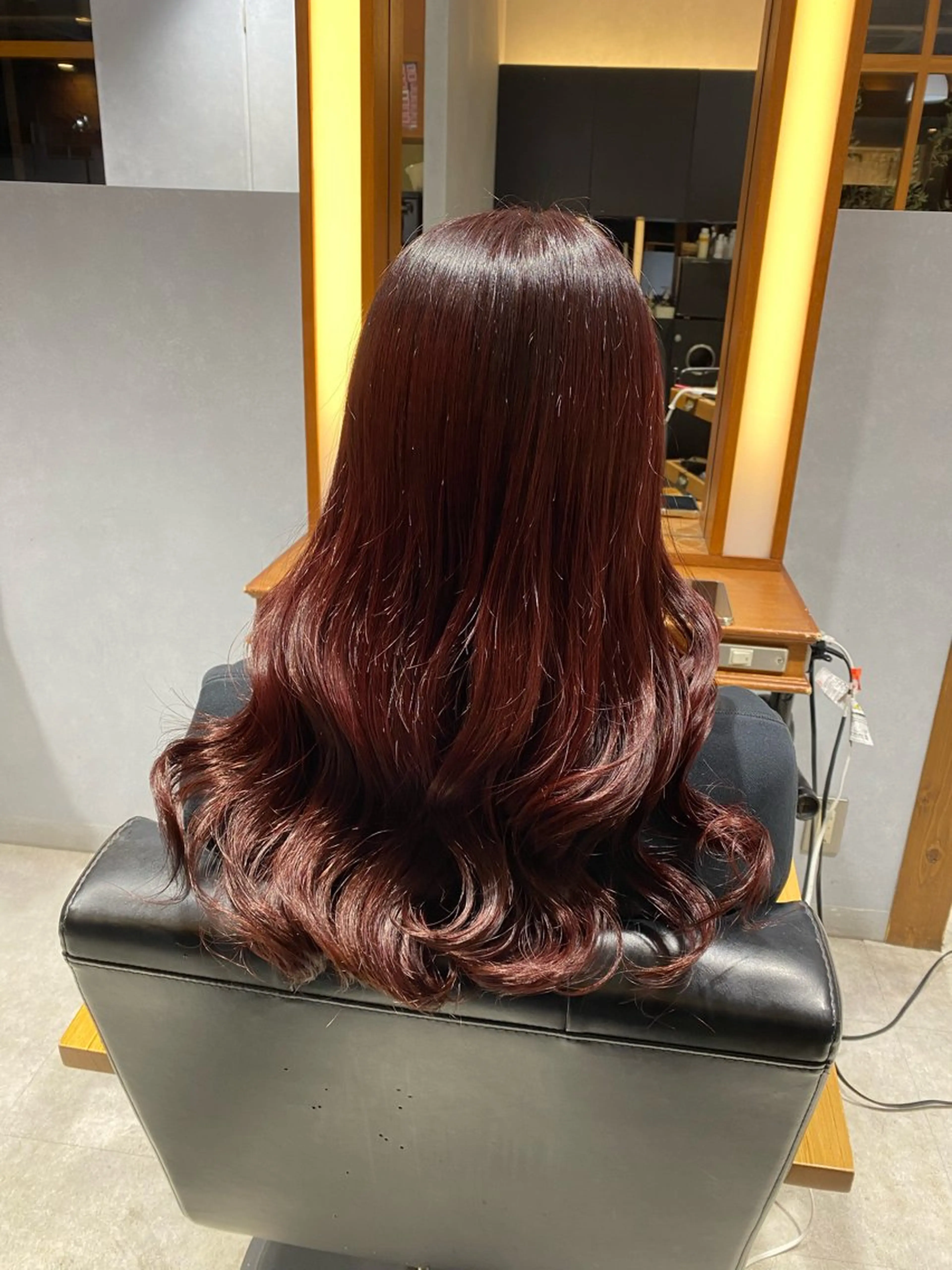 ロング ヘアカラー 宮本 実璃のヘアスタイル