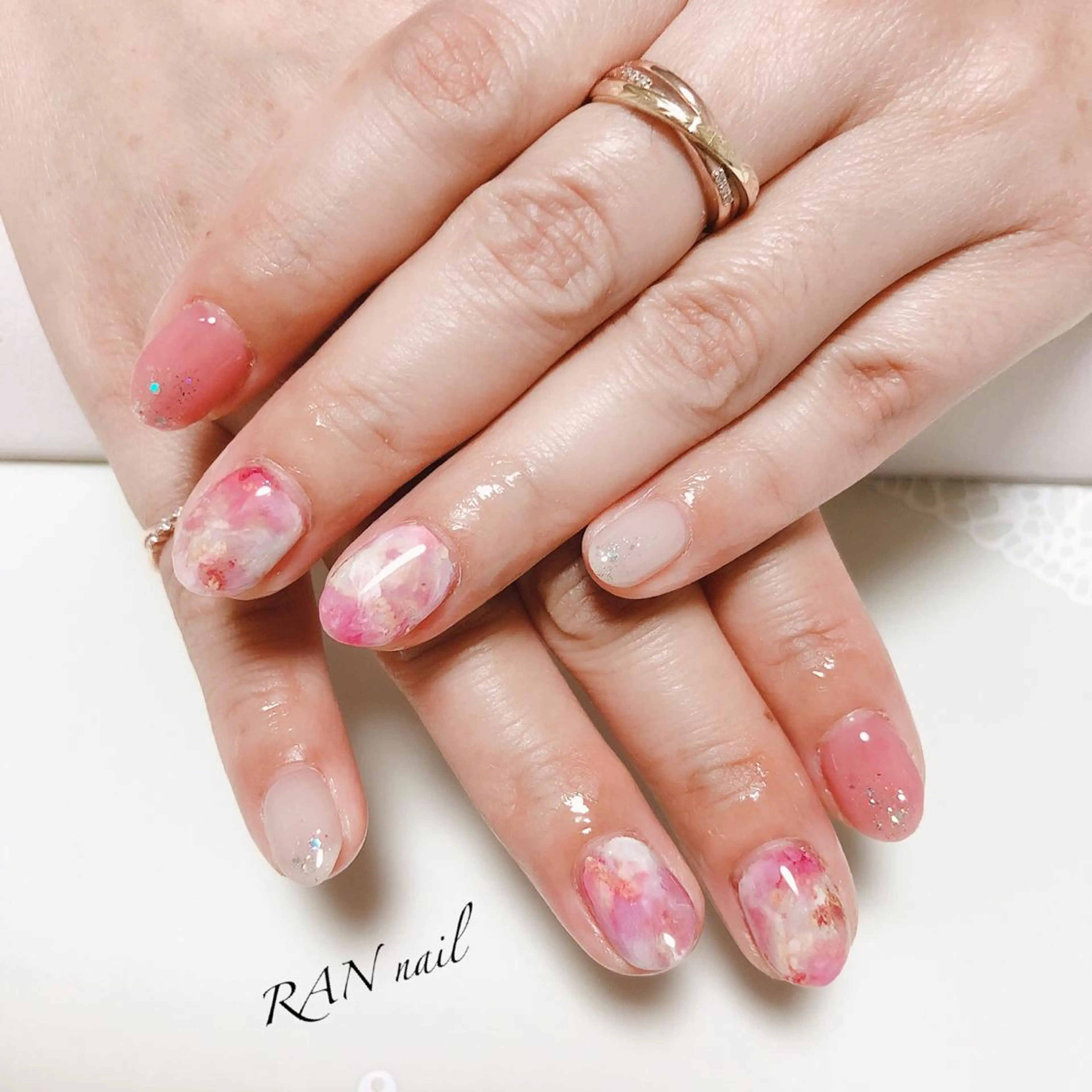 ネイル 春ネイル ホワイト ハンドネイル フットネイル RAN nailのネイルデザイン