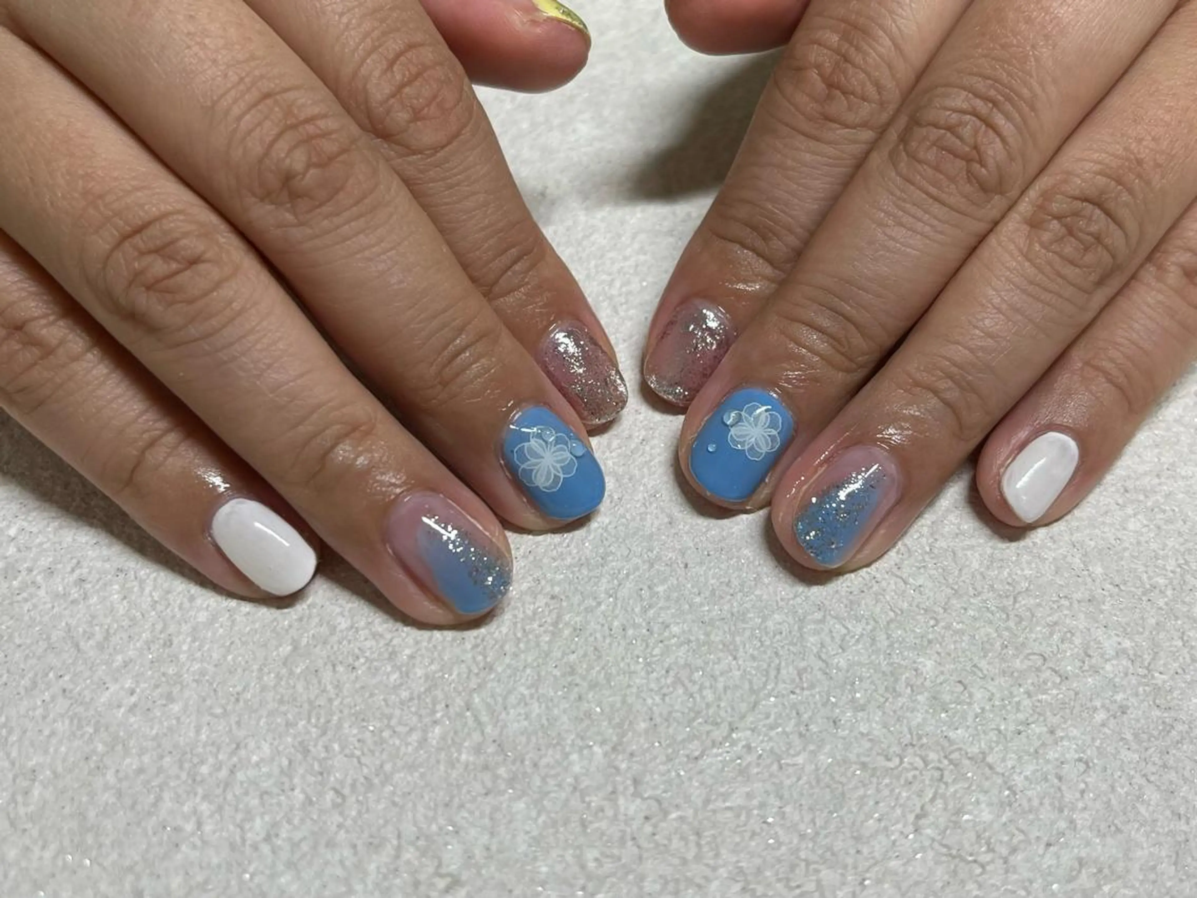 ネイル オーロラネイル フラワーネイル フットネイル フレンチネイル ジェルネイル mogunail &blowのネイルデザイン