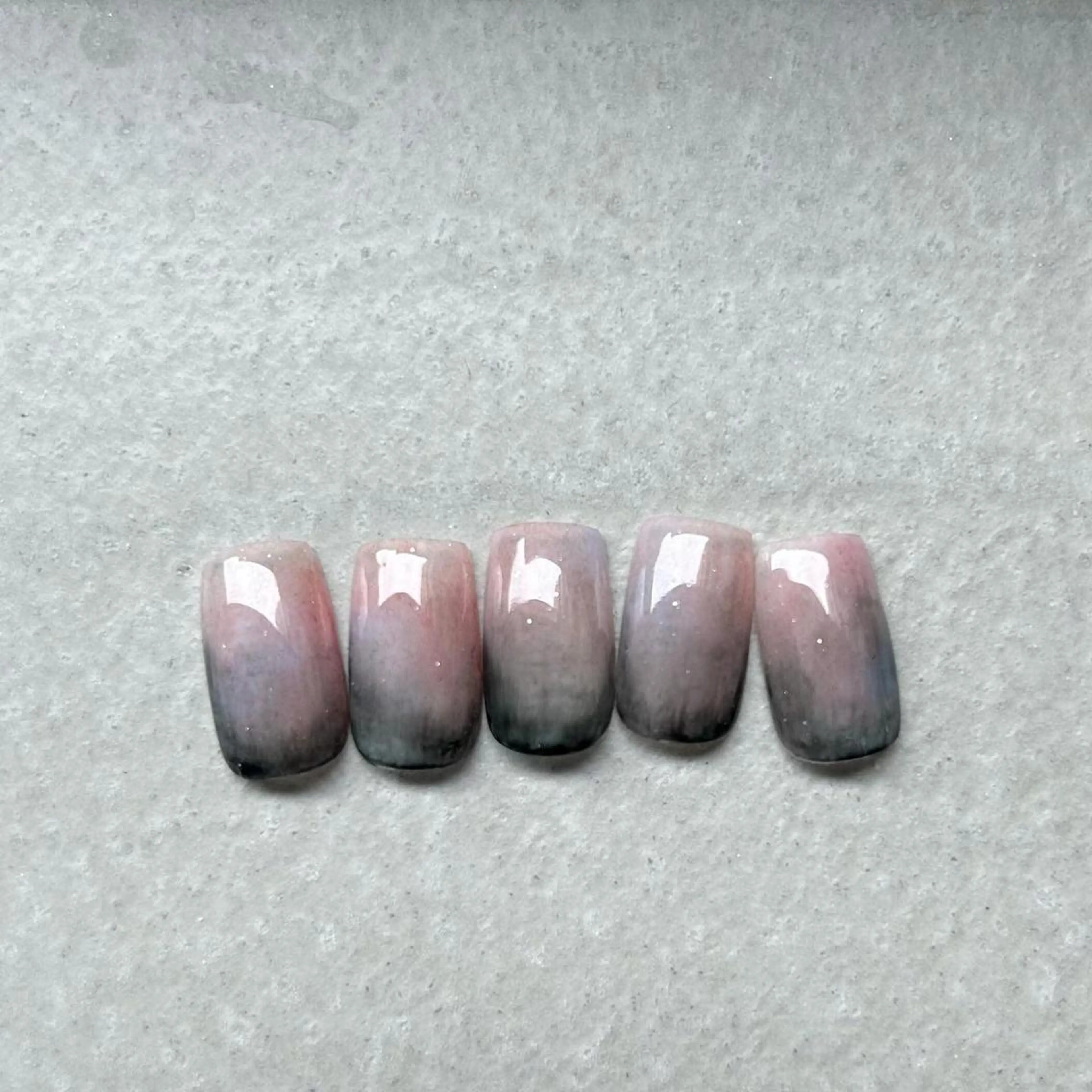 ネイル カジュアル グラデーション ニュアンスネイル オフィスネイル ピンク ハンドネイル ハンドケア lylynail YUUKAのネイルデザイン