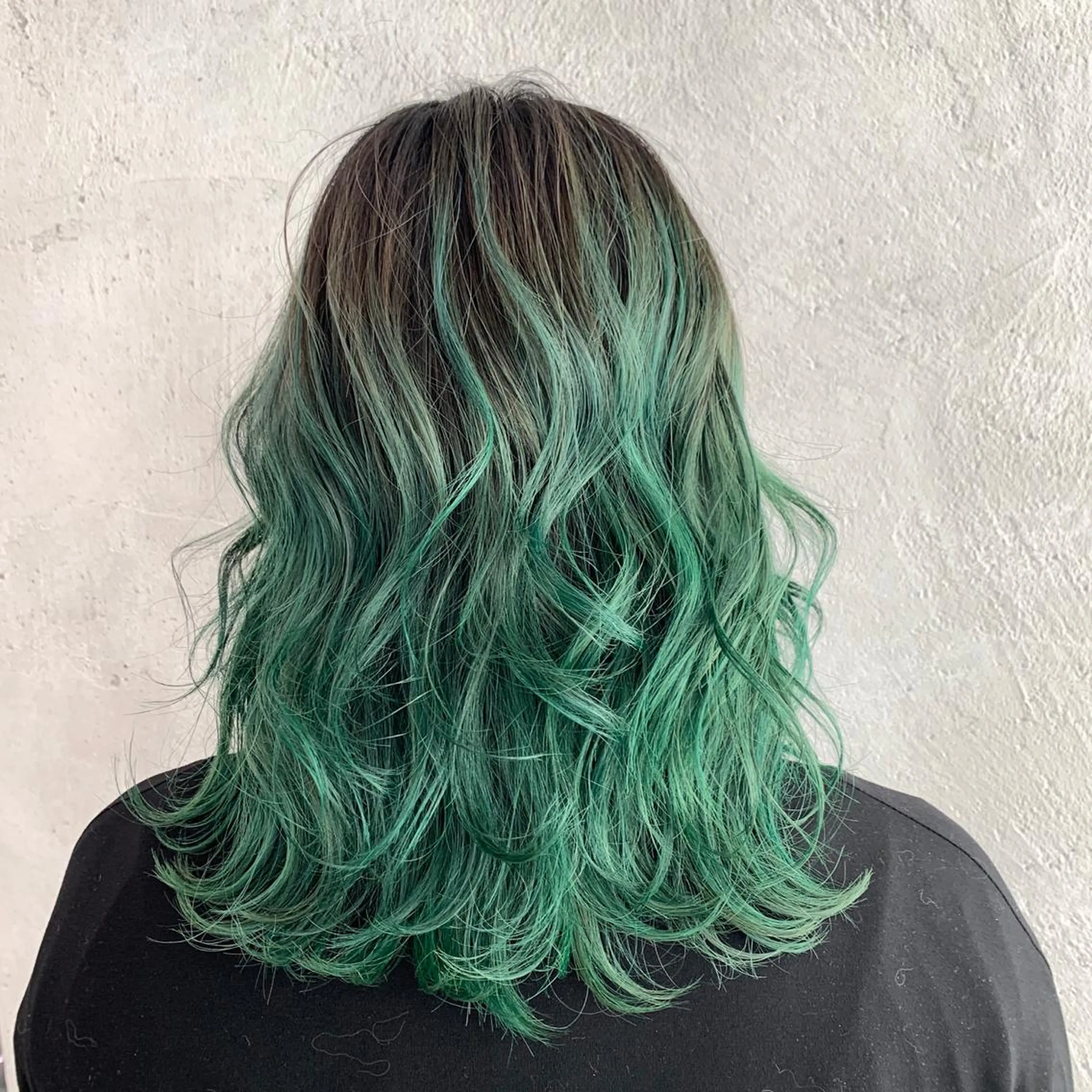 ミディアム カラー ヘアカラー 及川シゲル 髪質改善講師のヘアスタイル