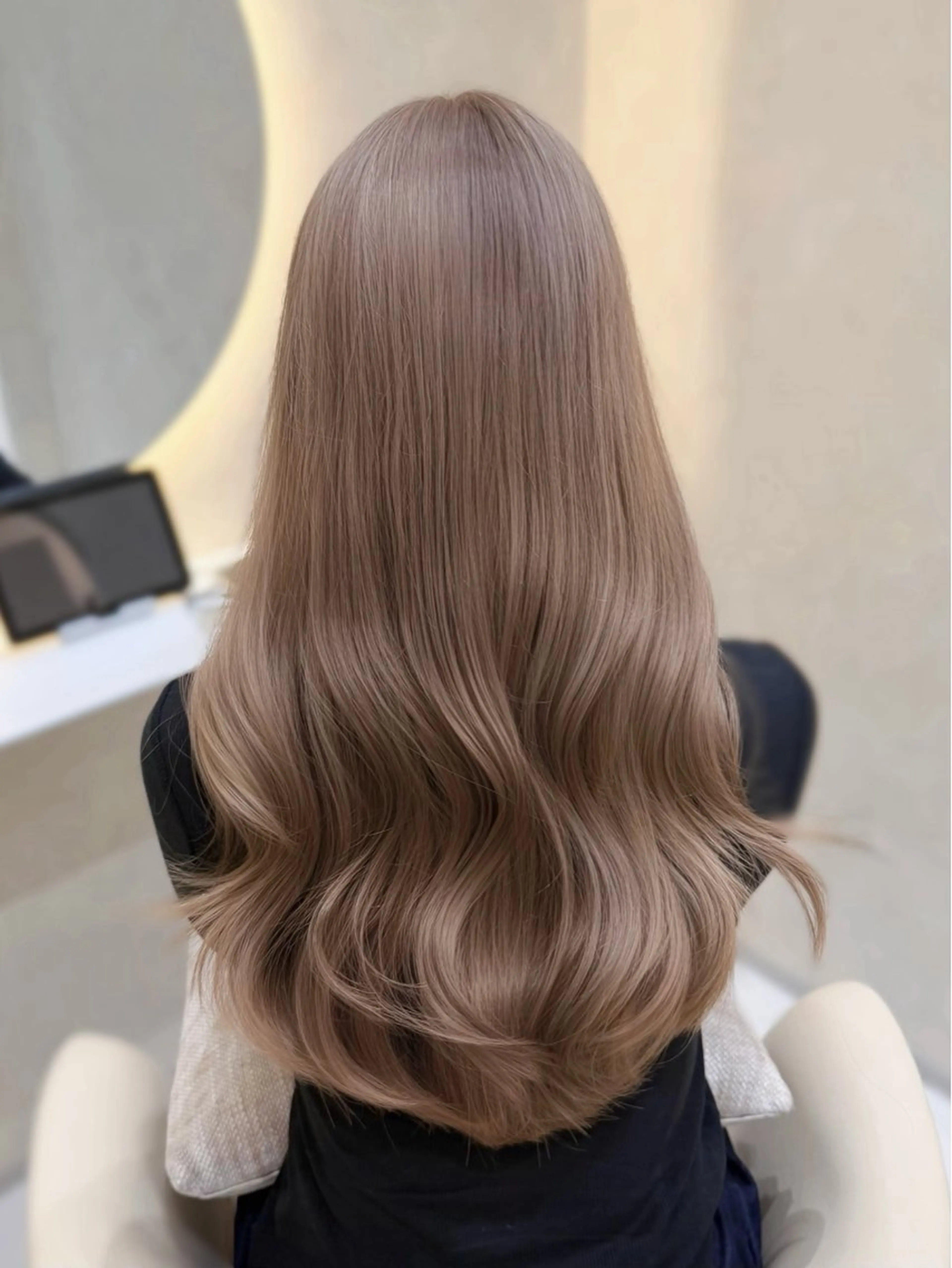 ロング カラー ベージュカラー ブリーチ ミルクティーベージュ zina ୨୧˖* moeのヘアスタイル