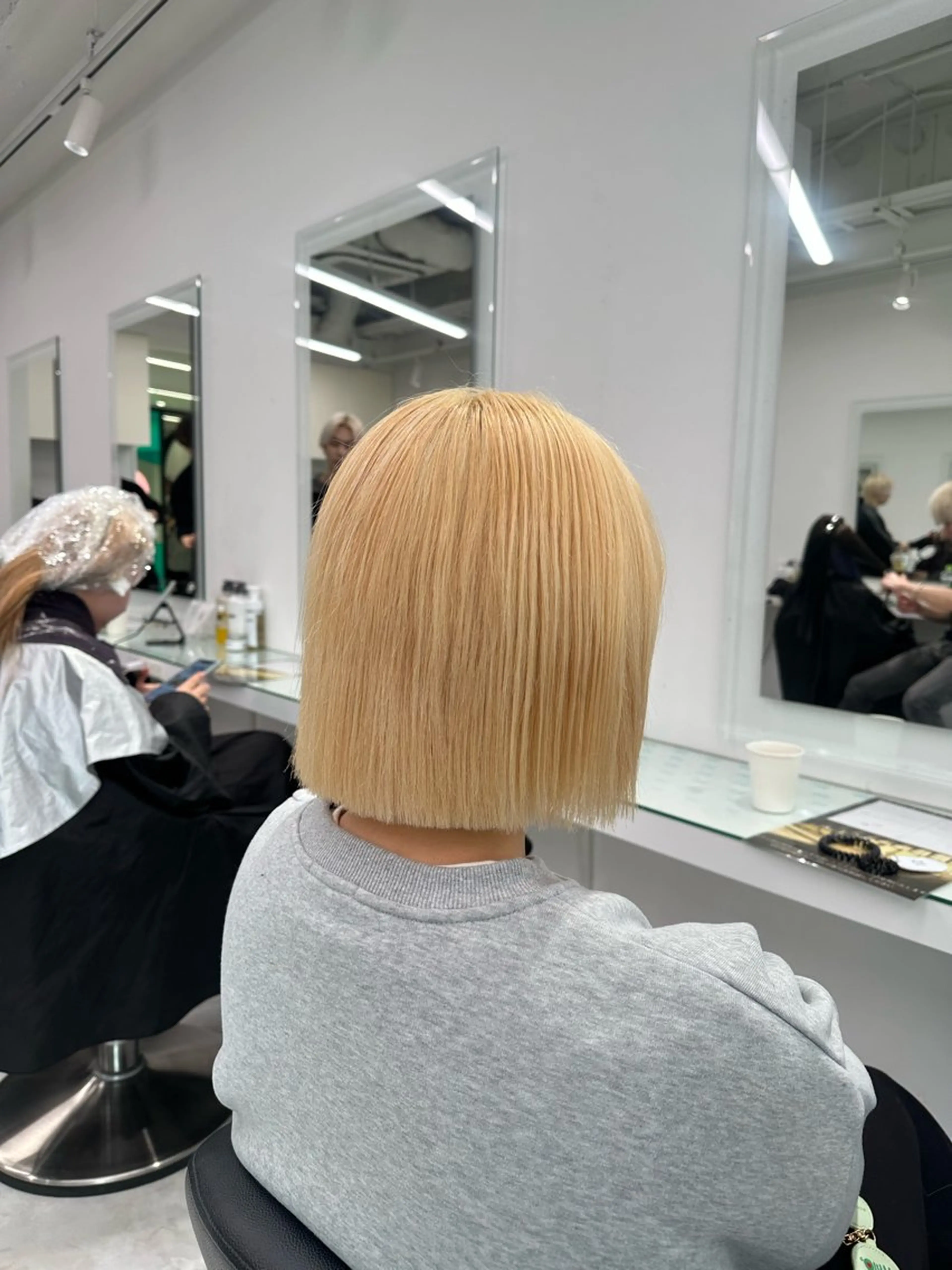 セミロング カラー ヘアカラー トリートメント ヘッドスパ ヘアセット ❄最強かわいいカラー ❄️MINA❄️のヘアスタイル